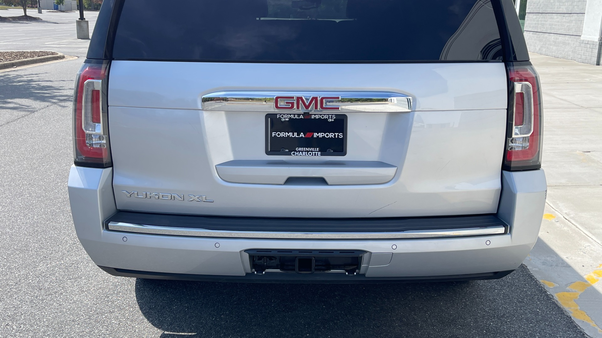 Used 2019 GMC Yukon XL DENALI / LEATHER / 4WD / CAPTAINS CHAIRS / 3 ROW SEATING for sale Sold at Formula Imports in Charlotte NC 28227 8