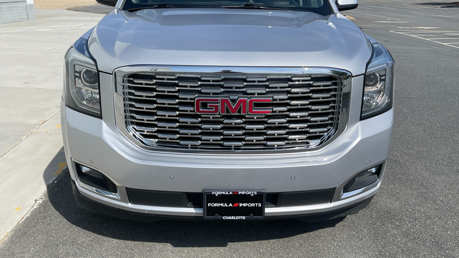 Used 2019 GMC Yukon XL DENALI / LEATHER / 4WD / CAPTAINS CHAIRS / 3 ROW SEATING for sale Sold at Formula Imports in Charlotte NC 28227 9
