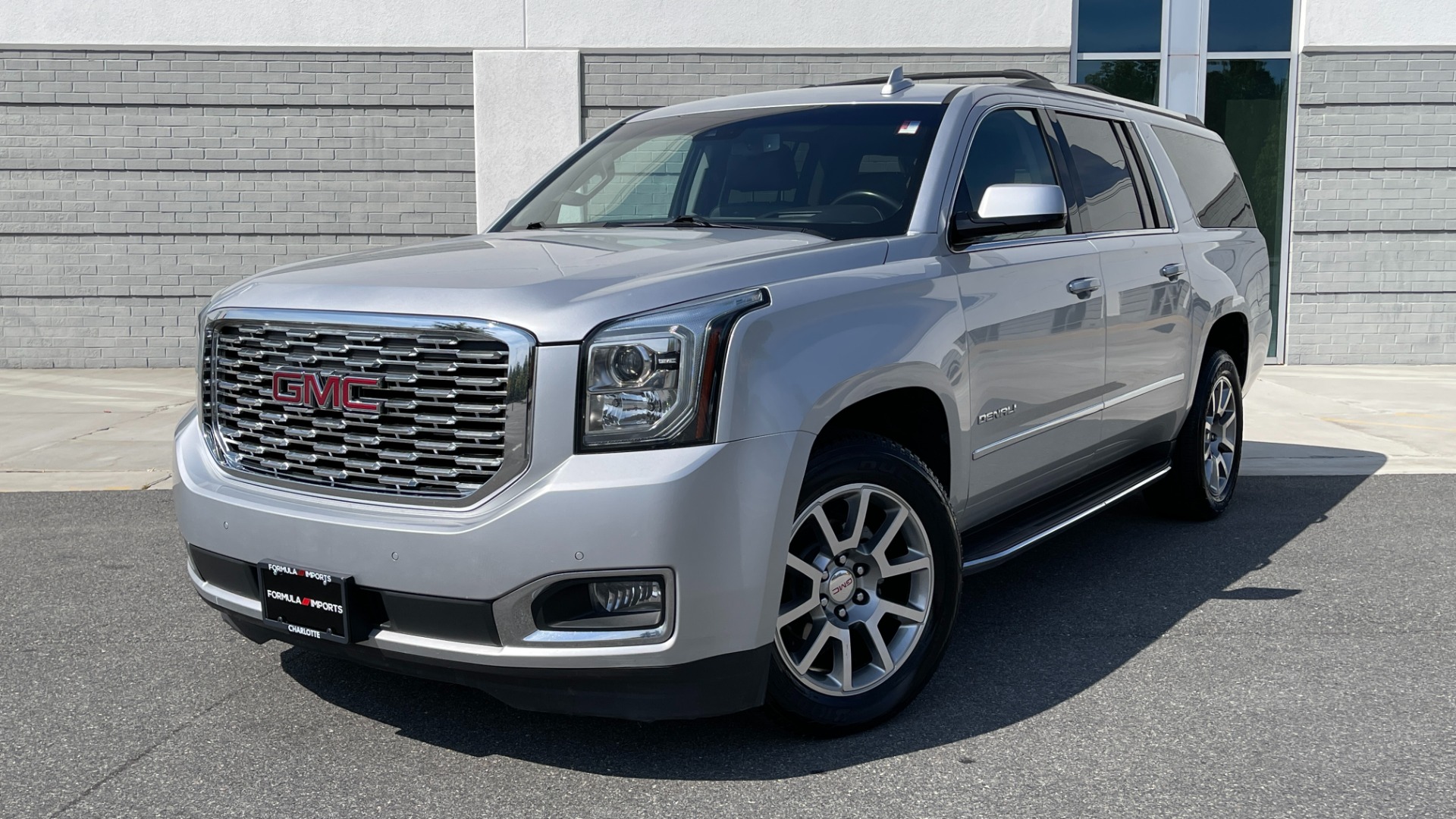 Used 2019 GMC Yukon XL DENALI / LEATHER / 4WD / CAPTAINS CHAIRS / 3 ROW SEATING for sale Sold at Formula Imports in Charlotte NC 28227 1