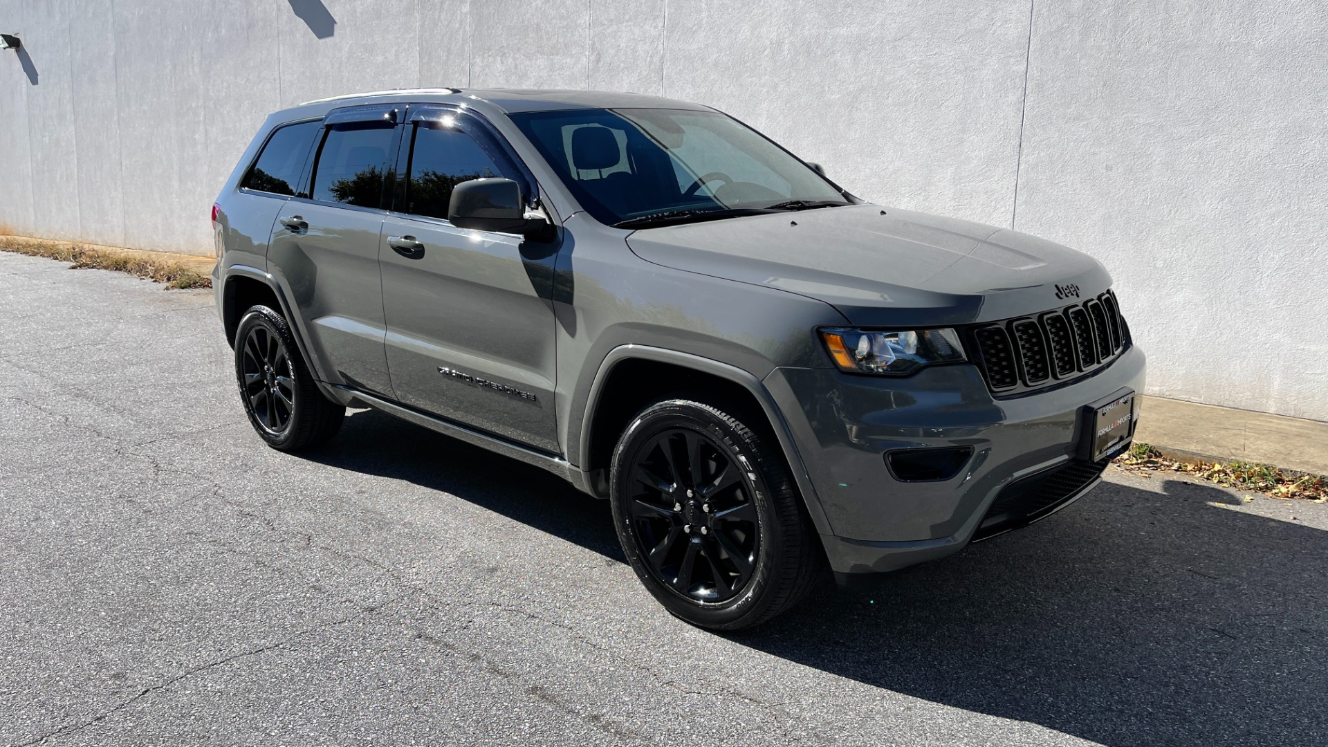 Used 2019 Jeep Grand Cherokee ALTITUDE / BLACK 20IN WHEELS / BLACK TRIM / SUNROOF / HEATED SEATS for sale Sold at Formula Imports in Charlotte NC 28227 2