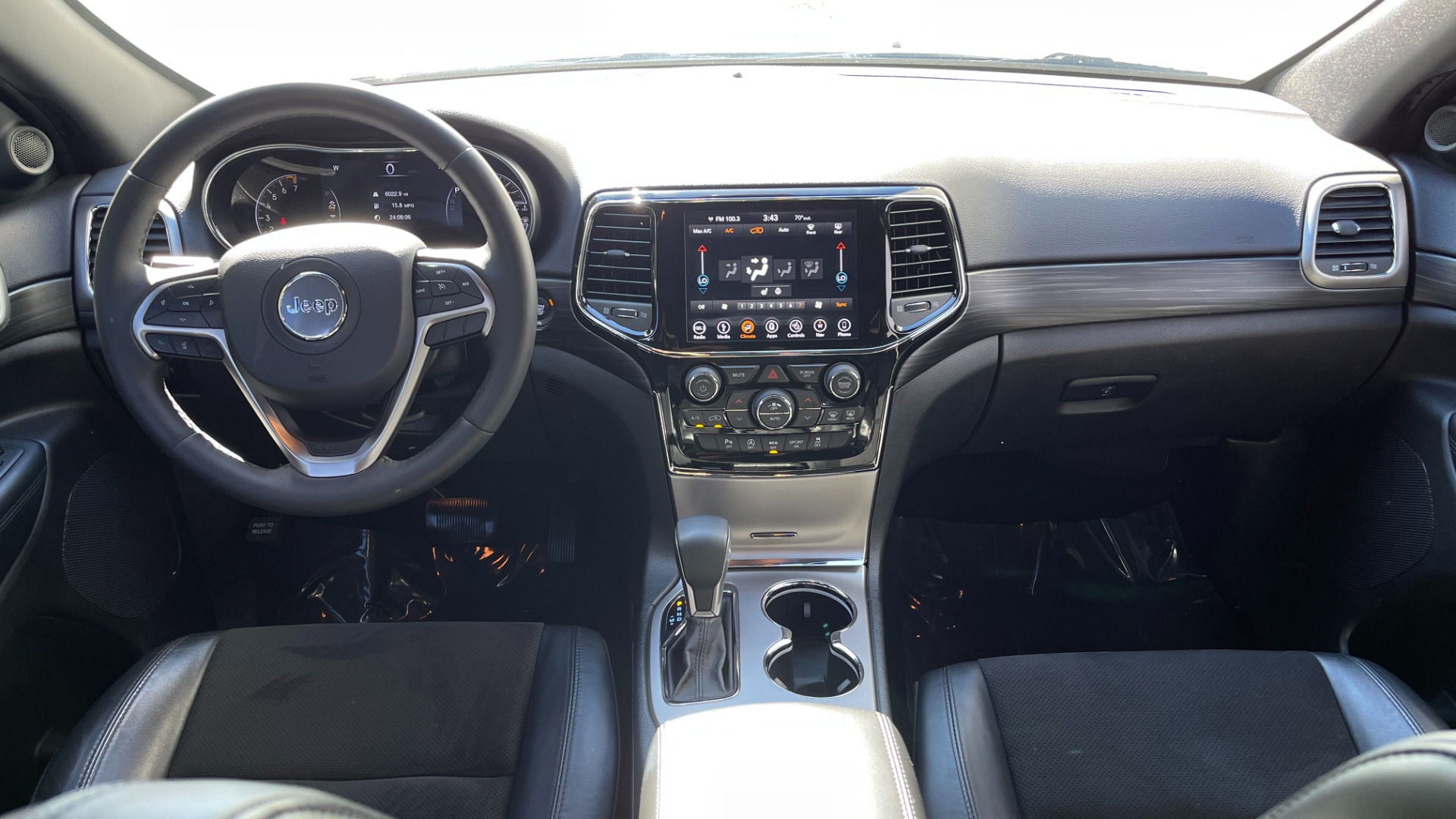 Used 2019 Jeep Grand Cherokee ALTITUDE / BLACK 20IN WHEELS / BLACK TRIM / SUNROOF / HEATED SEATS for sale Sold at Formula Imports in Charlotte NC 28227 29