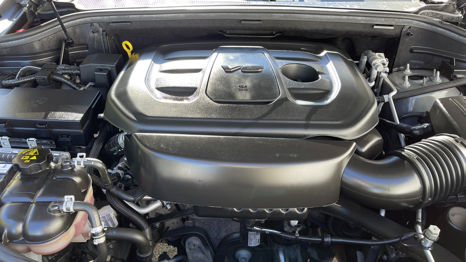 Used 2019 Jeep Grand Cherokee ALTITUDE / BLACK 20IN WHEELS / BLACK TRIM / SUNROOF / HEATED SEATS for sale Sold at Formula Imports in Charlotte NC 28227 38