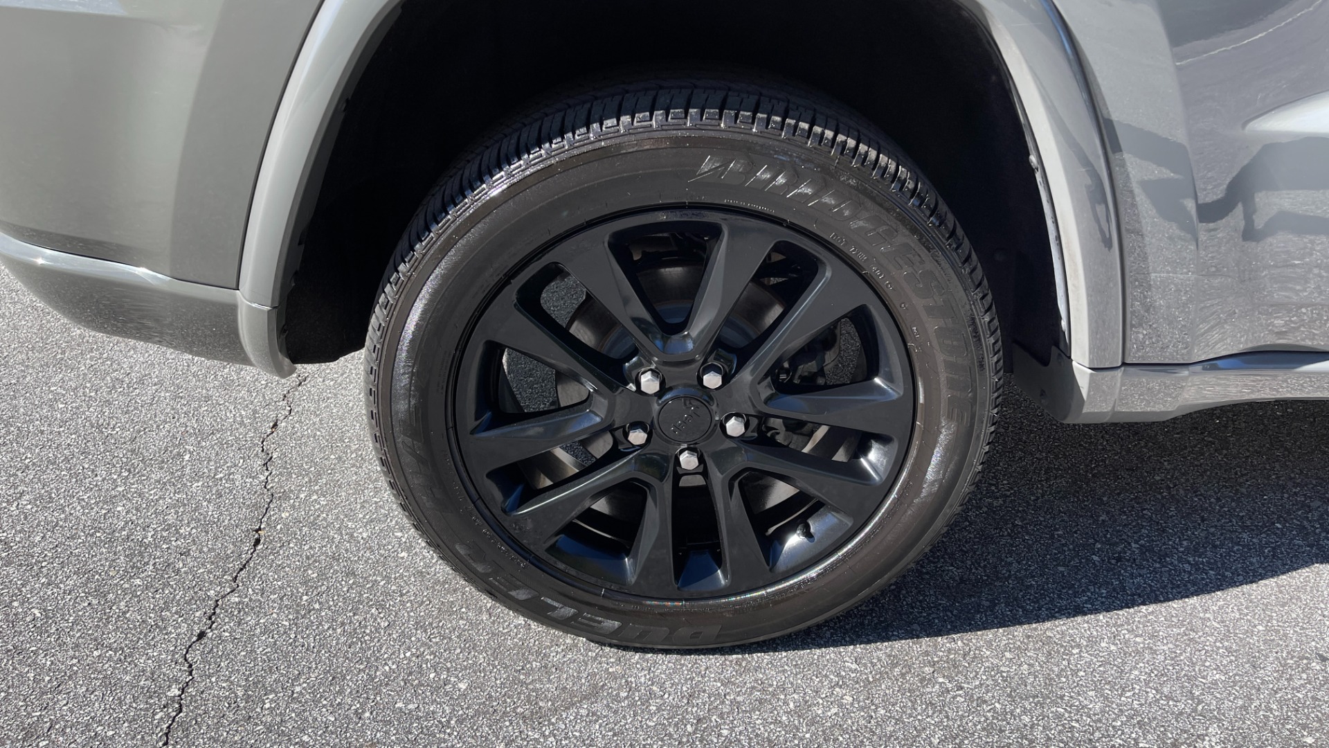 Used 2019 Jeep Grand Cherokee ALTITUDE / BLACK 20IN WHEELS / BLACK TRIM / SUNROOF / HEATED SEATS for sale Sold at Formula Imports in Charlotte NC 28227 42