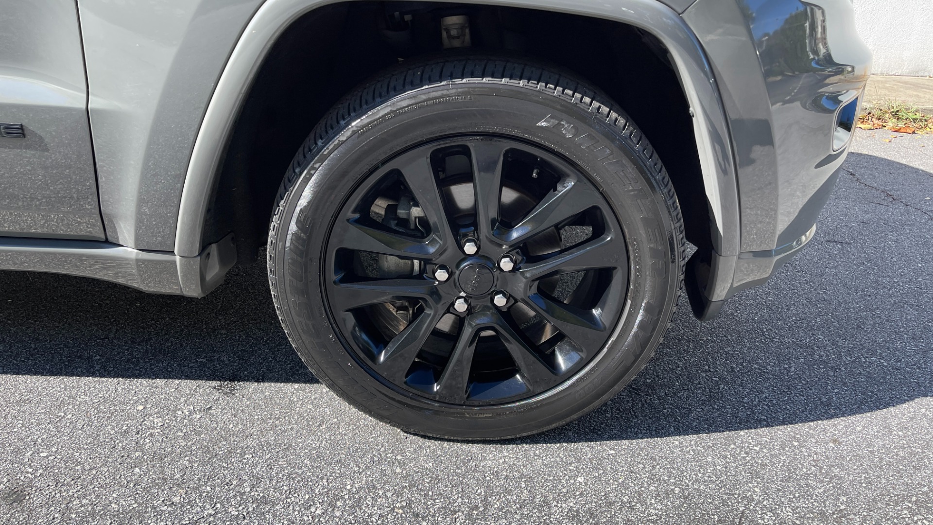 Used 2019 Jeep Grand Cherokee ALTITUDE / BLACK 20IN WHEELS / BLACK TRIM / SUNROOF / HEATED SEATS for sale Sold at Formula Imports in Charlotte NC 28227 43