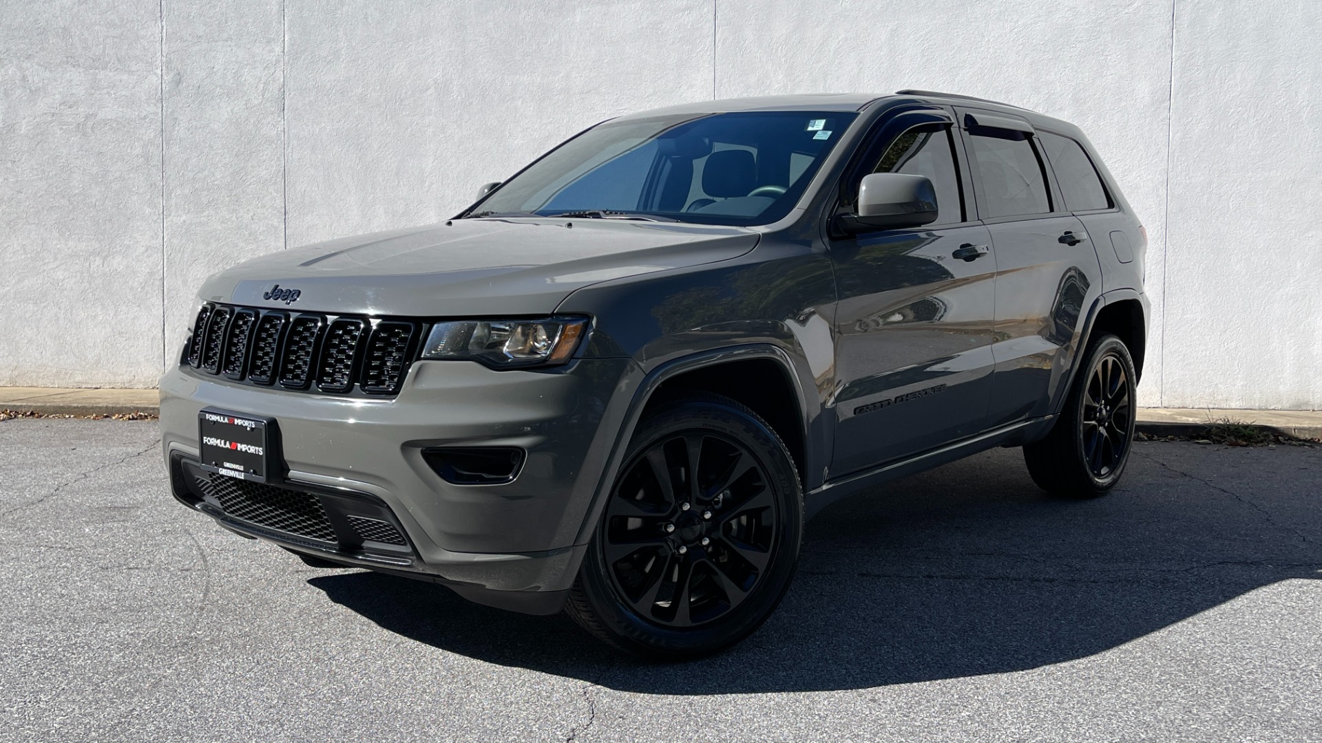 Used 2019 Jeep Grand Cherokee ALTITUDE / BLACK 20IN WHEELS / BLACK TRIM / SUNROOF / HEATED SEATS for sale Sold at Formula Imports in Charlotte NC 28227 1