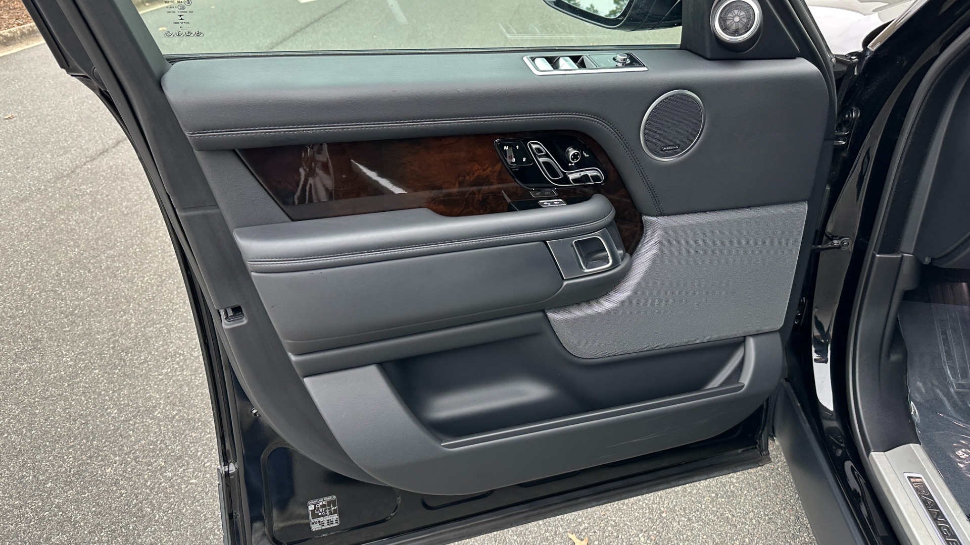 Used 2020 Land Rover Range Rover P525 HSE / DRIVE PRO PACK / 22IN WHEELS / MERIDIAN SOUND / REAR CONVENIENCE for sale $72,000 at Formula Imports in Charlotte NC 28227 10