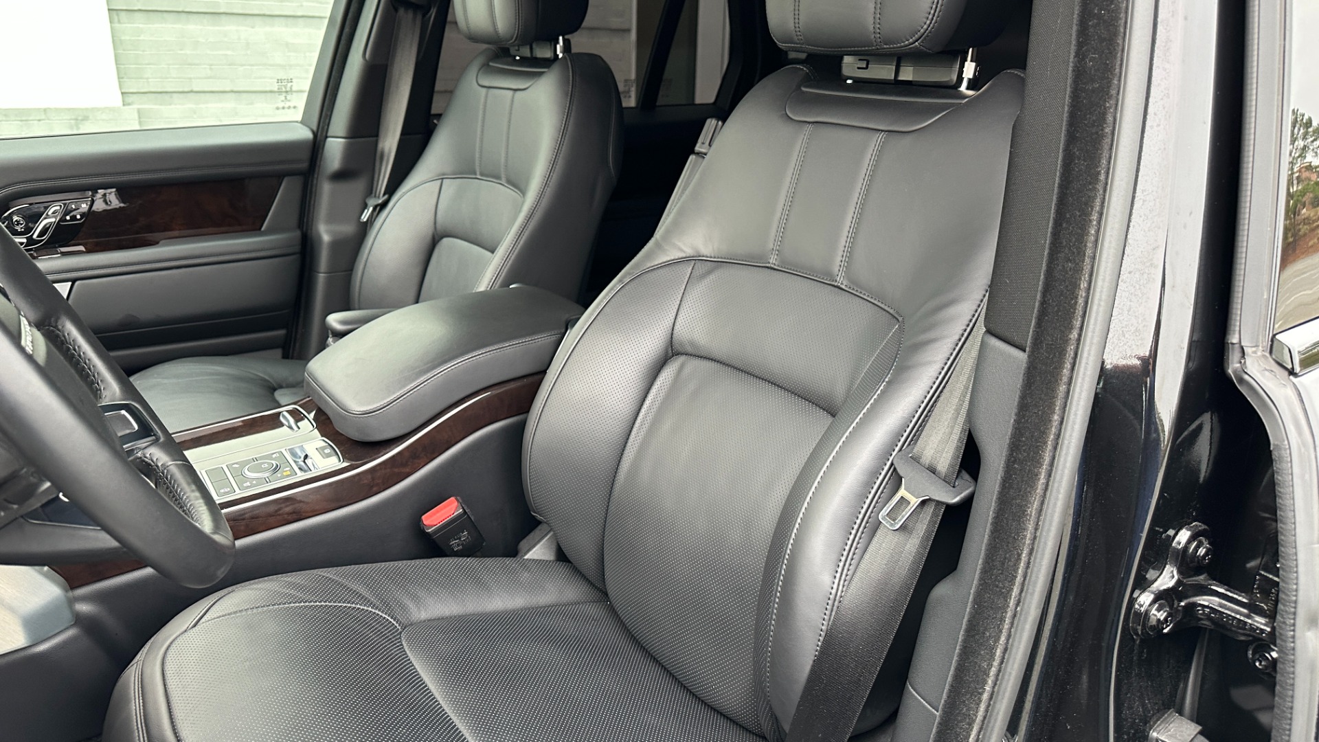 Used 2020 Land Rover Range Rover P525 HSE / DRIVE PRO PACK / 22IN WHEELS / MERIDIAN SOUND / REAR CONVENIENCE for sale $72,000 at Formula Imports in Charlotte NC 28227 13