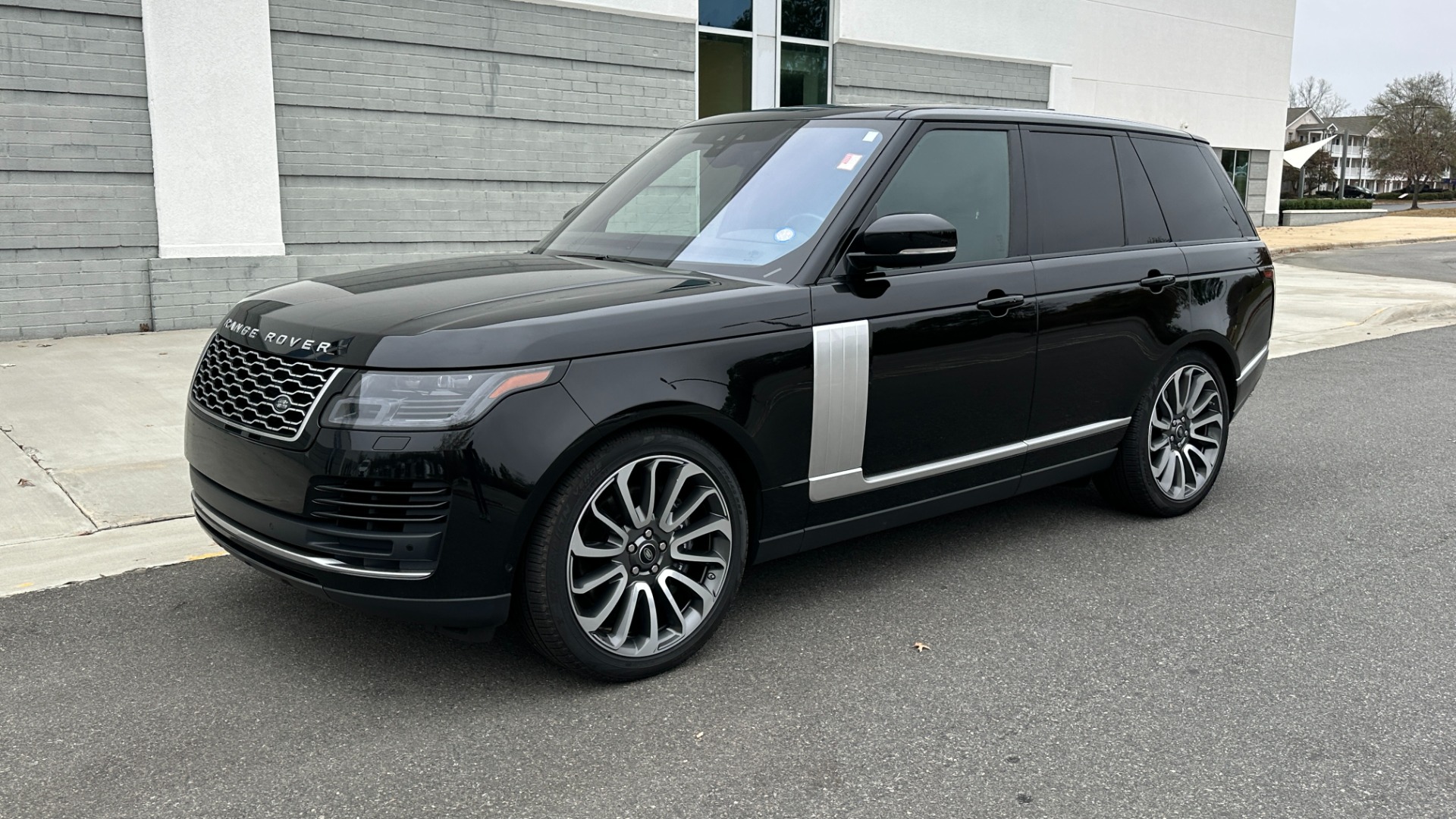 Used 2020 Land Rover Range Rover P525 HSE / DRIVE PRO PACK / 22IN WHEELS / MERIDIAN SOUND / REAR CONVENIENCE for sale Sold at Formula Imports in Charlotte NC 28227 2
