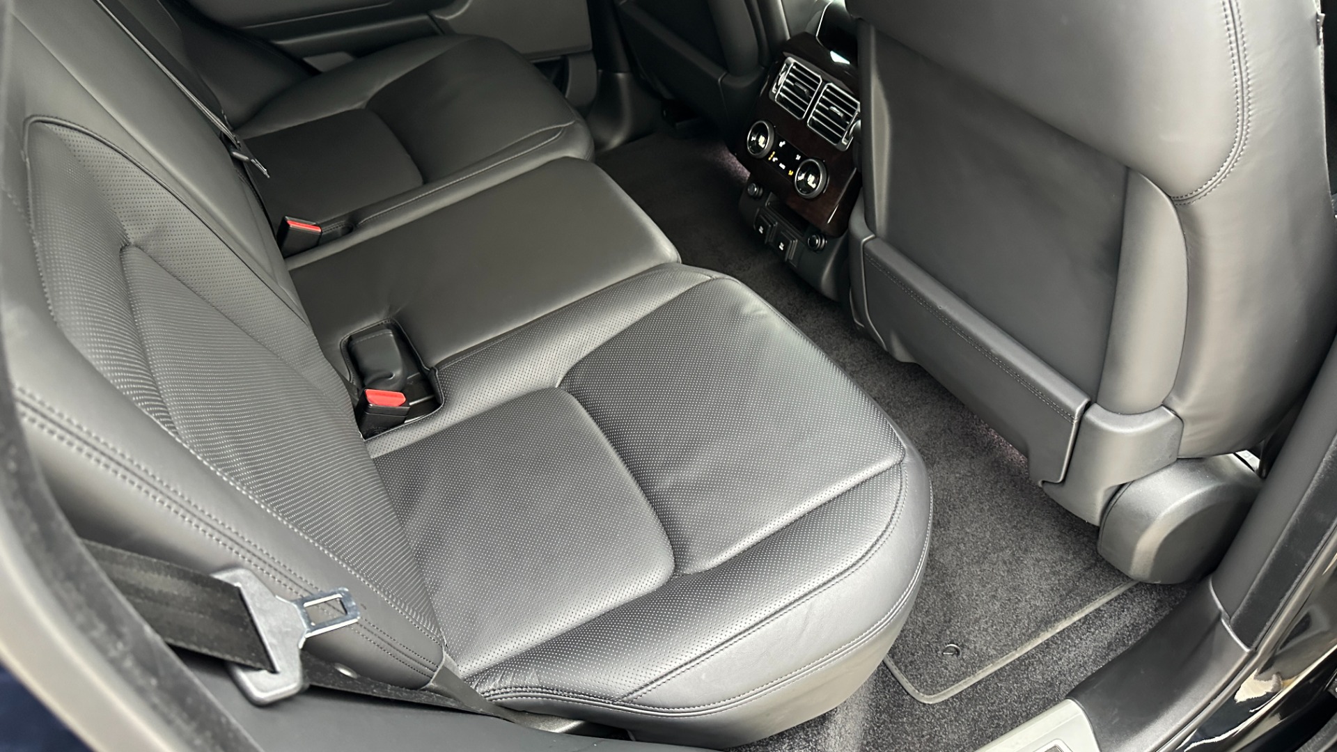 Used 2020 Land Rover Range Rover P525 HSE / DRIVE PRO PACK / 22IN WHEELS / MERIDIAN SOUND / REAR CONVENIENCE for sale $72,000 at Formula Imports in Charlotte NC 28227 22