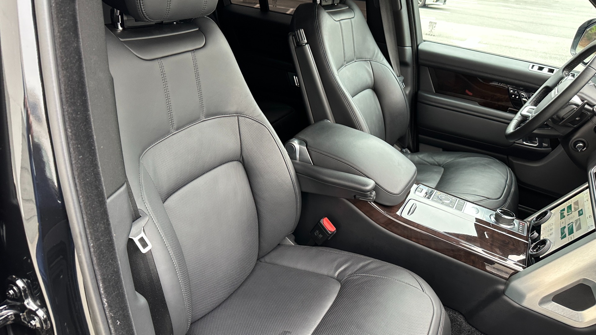 Used 2020 Land Rover Range Rover P525 HSE / DRIVE PRO PACK / 22IN WHEELS / MERIDIAN SOUND / REAR CONVENIENCE for sale $72,000 at Formula Imports in Charlotte NC 28227 26