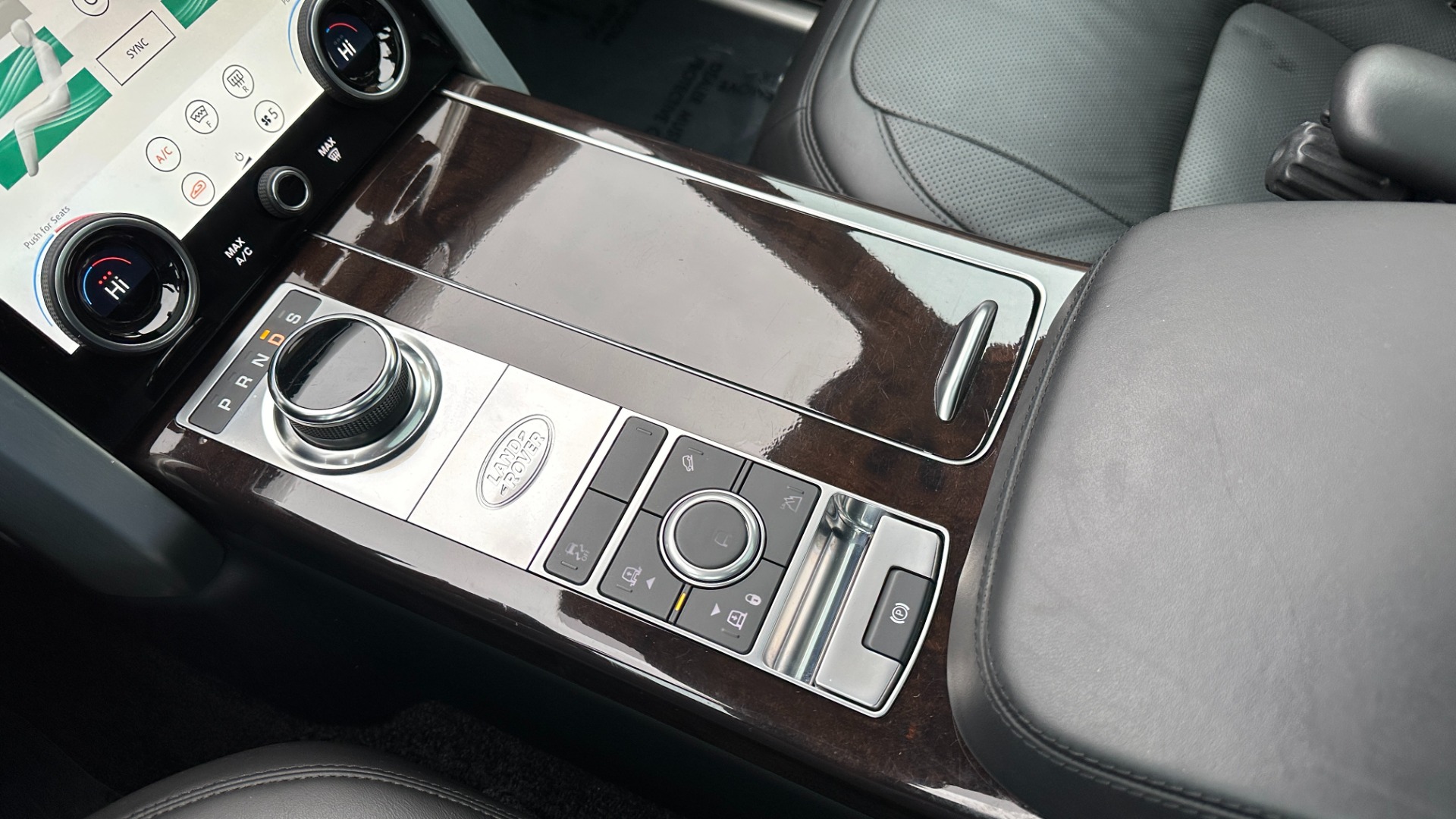 Used 2020 Land Rover Range Rover P525 HSE / DRIVE PRO PACK / 22IN WHEELS / MERIDIAN SOUND / REAR CONVENIENCE for sale $72,000 at Formula Imports in Charlotte NC 28227 30