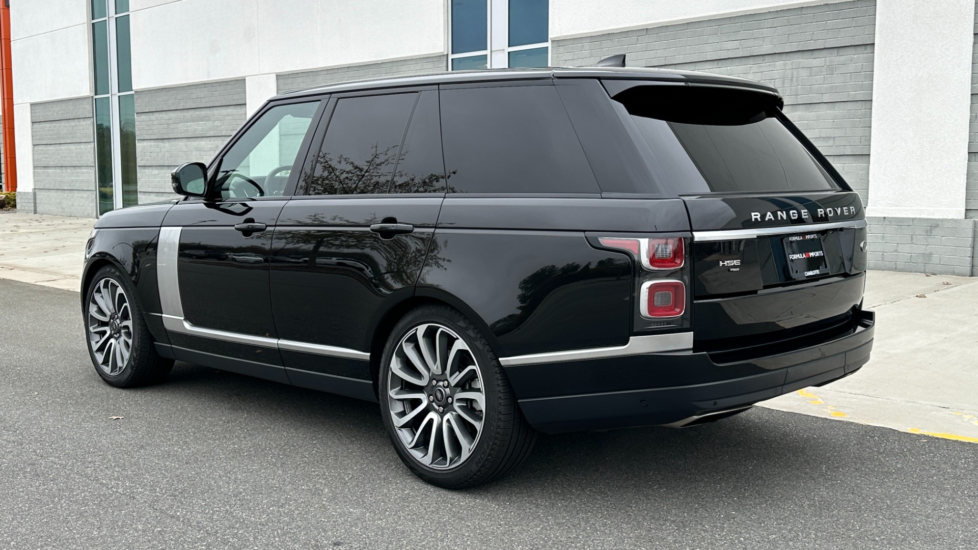 Used 2020 Land Rover Range Rover P525 HSE / DRIVE PRO PACK / 22IN WHEELS / MERIDIAN SOUND / REAR CONVENIENCE for sale $72,000 at Formula Imports in Charlotte NC 28227 4