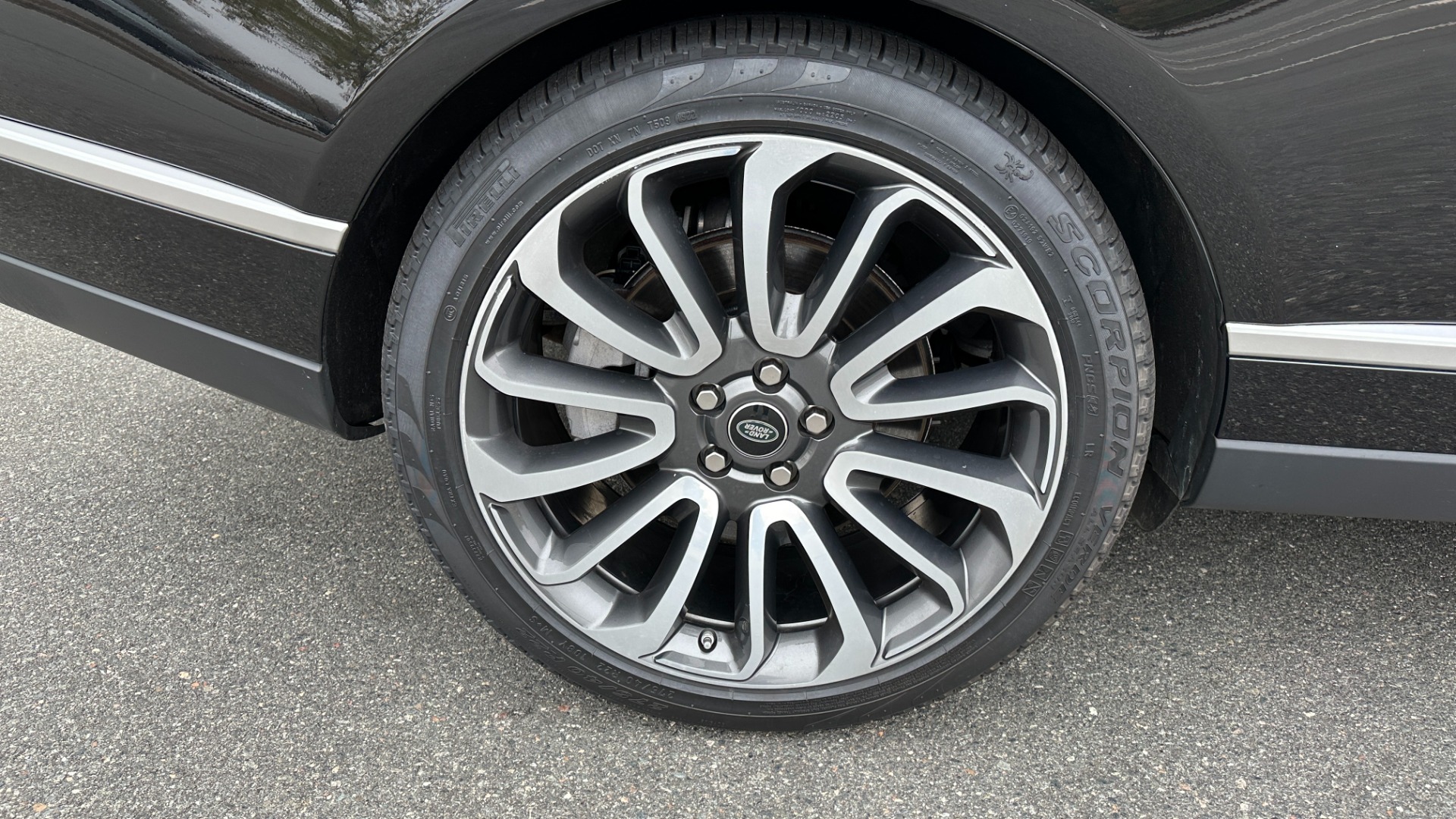 Used 2020 Land Rover Range Rover P525 HSE / DRIVE PRO PACK / ATLAS ACCENTS / 20 WAY SEATING / MERIDIAN SOUND for sale $90,995 at Formula Imports in Charlotte NC 28227 41