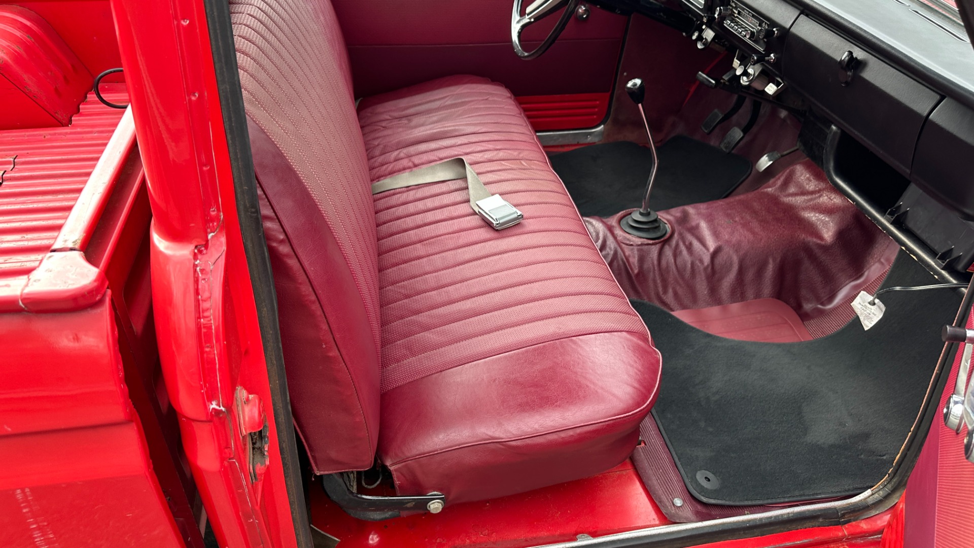 Used 1970 Datsun 521 PICKUP / 4SPD / LONG BED / 4CYL / RUNS GREAT!! / RADIO / BENCH SEAT for sale $7,299 at Formula Imports in Charlotte NC 28227 16