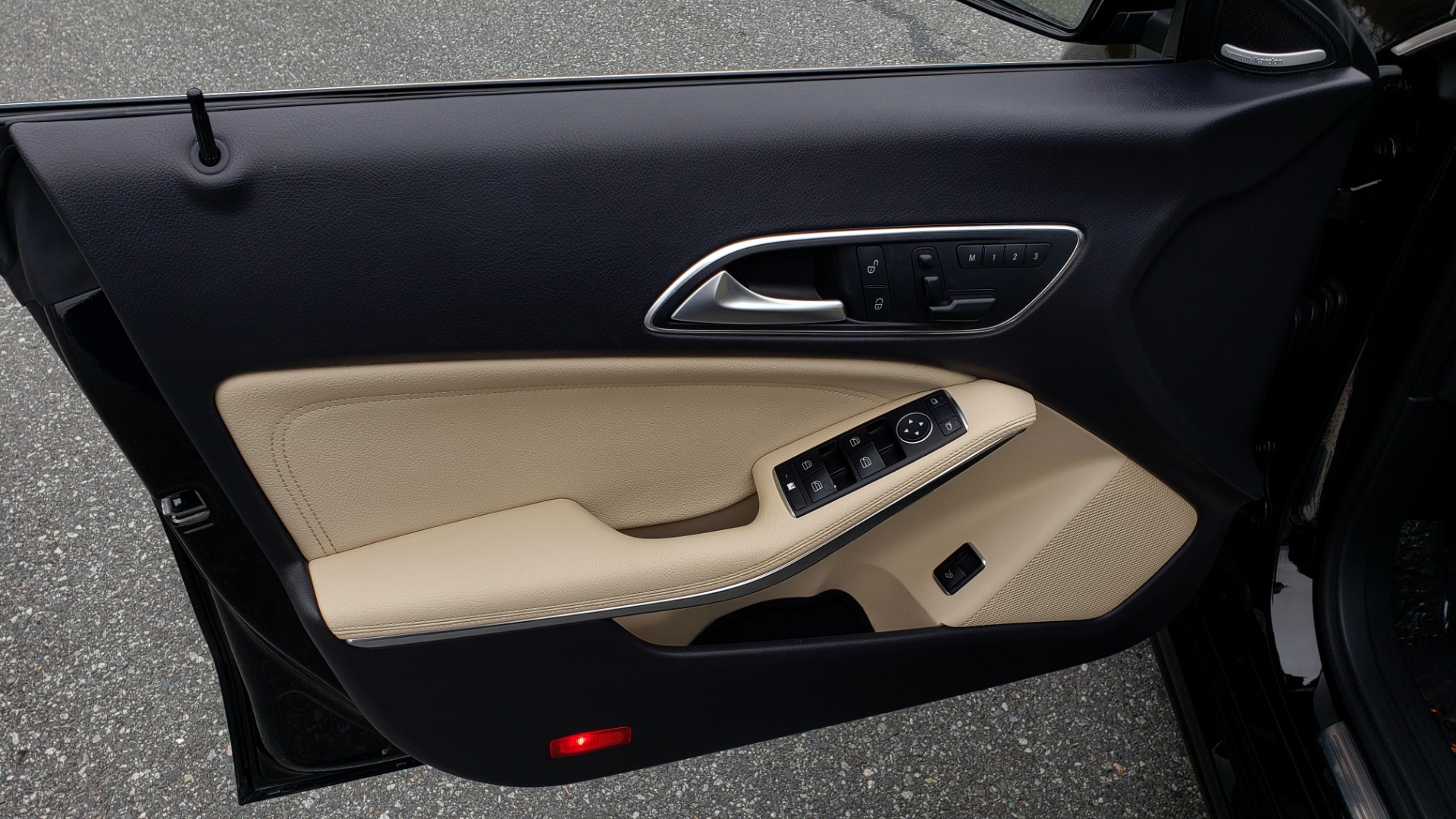 Used 2014 Mercedes-Benz CLA-Class CLA 250 PREM / MULTIMEDIA / NAV / PANO-ROOF / REARVIEW for sale Sold at Formula Imports in Charlotte NC 28227 30