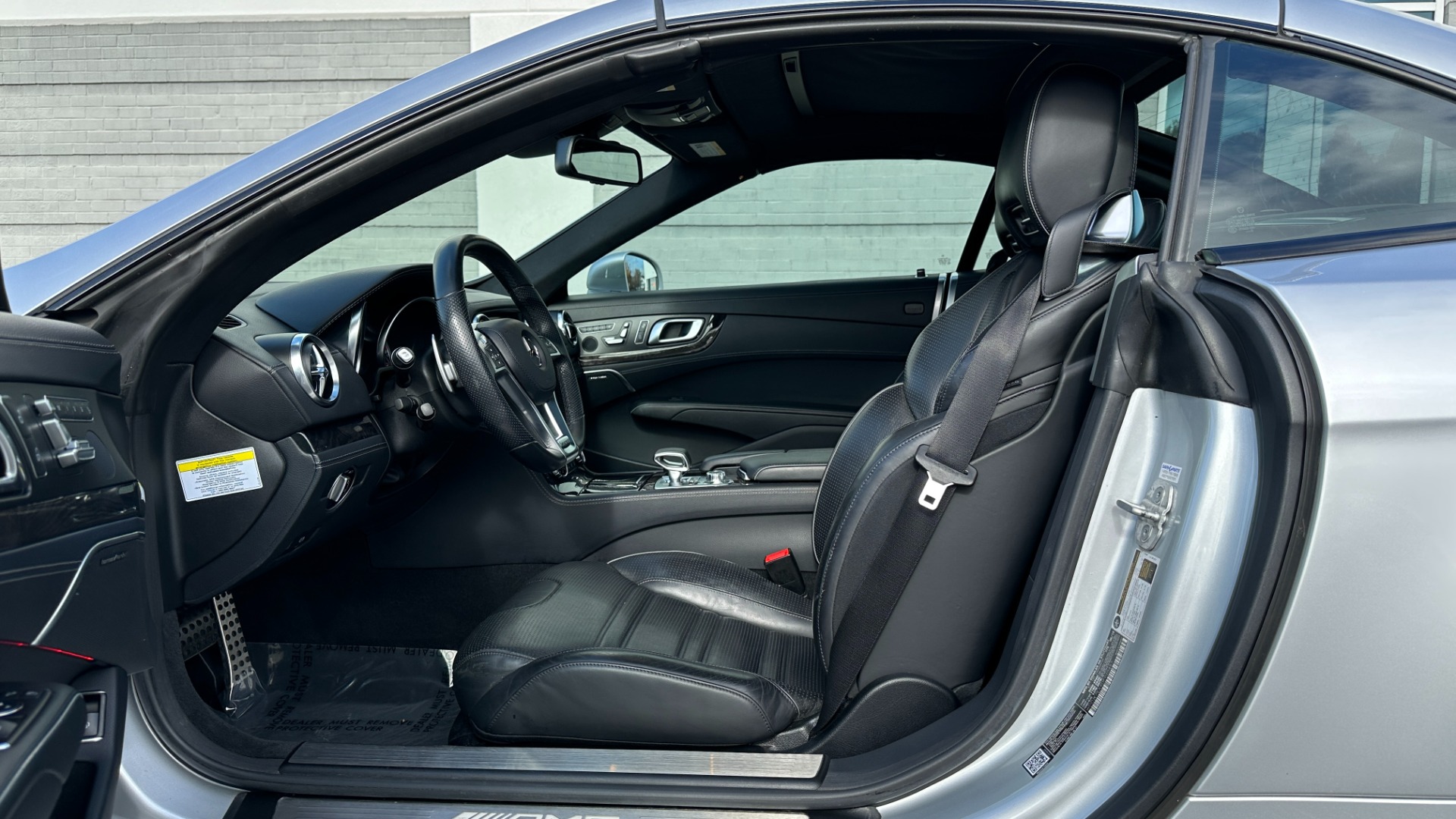 Used 2013 Mercedes-Benz SL-Class SL 63 AMG / PREMIUM 1 PACKAGE / TWIN TURBO / HARD TOP CONVERTIBLE / DRIVER for sale Sold at Formula Imports in Charlotte NC 28227 21