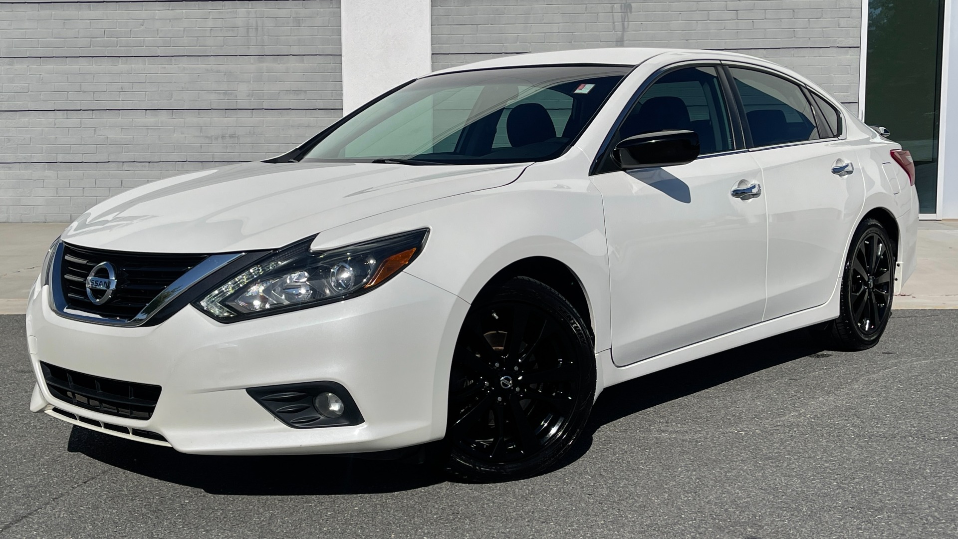 Used 2017 Nissan Altima 2.5 SR / MIDNIGHT EDITION / SPORT / REMOTE START for sale Sold at Formula Imports in Charlotte NC 28227 1
