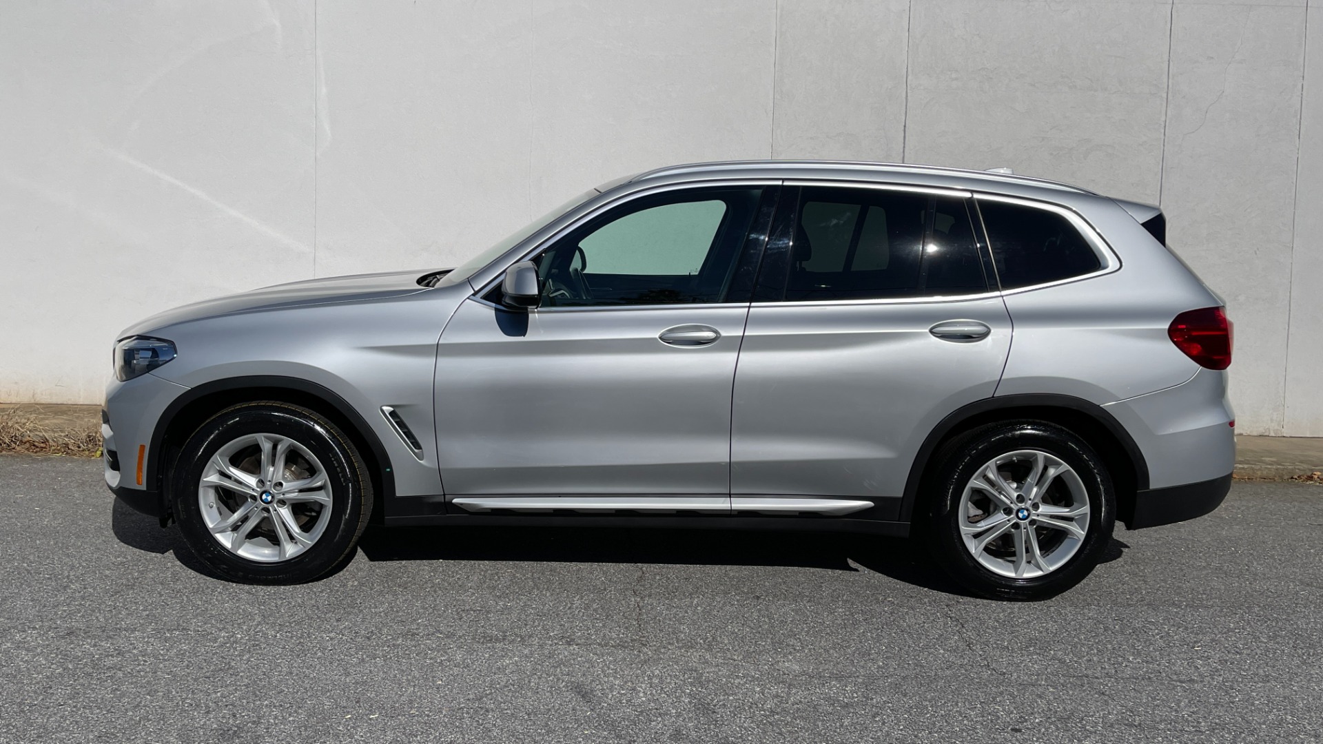 Used 2019 BMW X3 xDrive30i / DRIVING ASSISTANCE / PANORAMIC ROOF / HEATED SEATS / BACKUP CAM for sale Sold at Formula Imports in Charlotte NC 28227 3