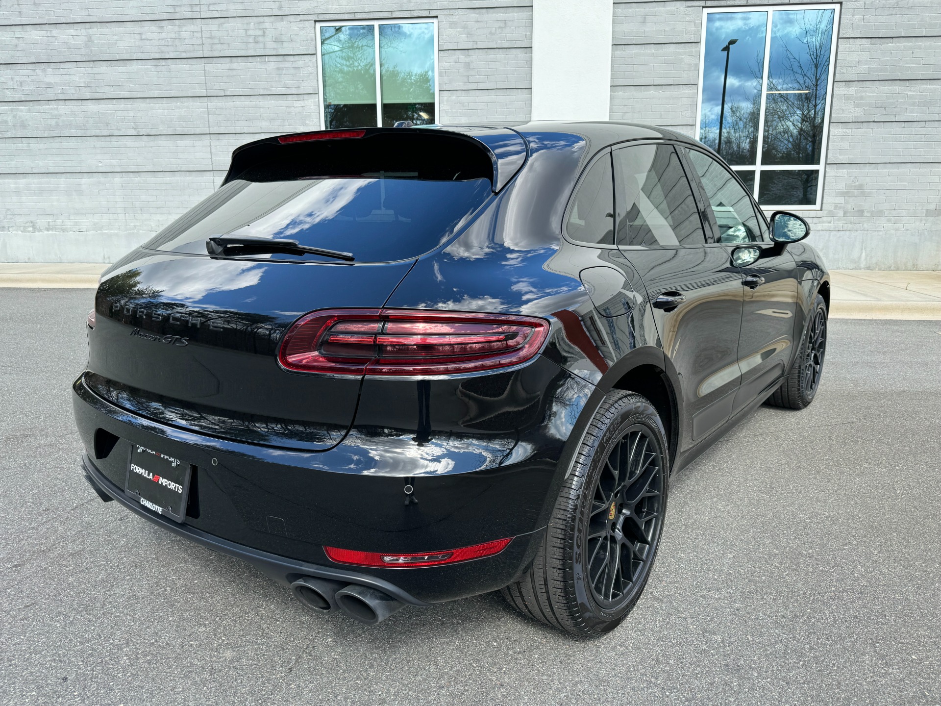 Used 2018 Porsche Macan GTS / 20IN WHEELS / PREMIUM PLUS / BOSE / SPORT SEATS for sale $53,995 at Formula Imports in Charlotte NC 28227 11