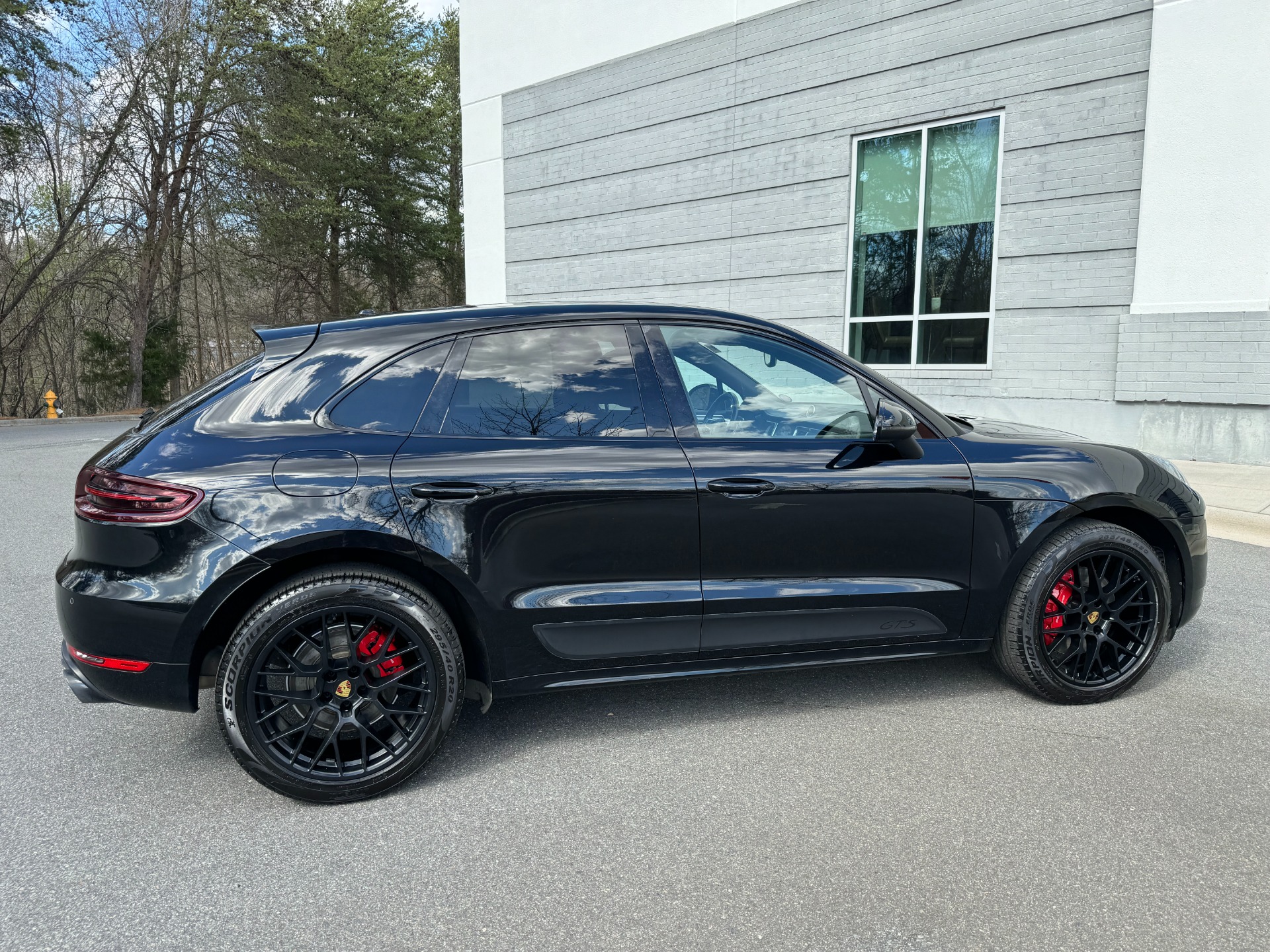 Used 2018 Porsche Macan GTS / 20IN WHEELS / PREMIUM PLUS / BOSE / SPORT SEATS for sale $53,995 at Formula Imports in Charlotte NC 28227 13