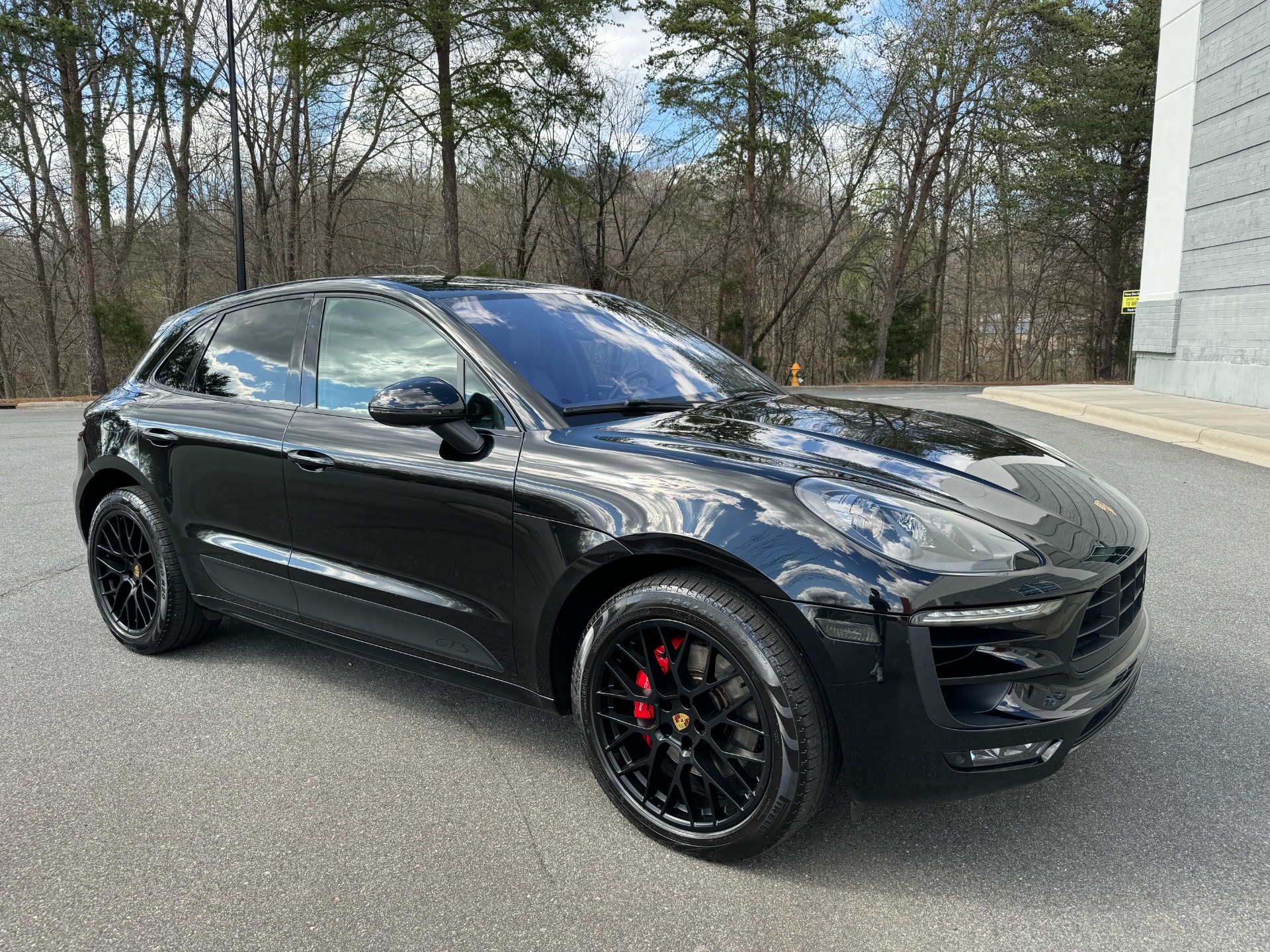 Used 2018 Porsche Macan GTS / 20IN WHEELS / PREMIUM PLUS / BOSE / SPORT SEATS for sale $53,995 at Formula Imports in Charlotte NC 28227 16