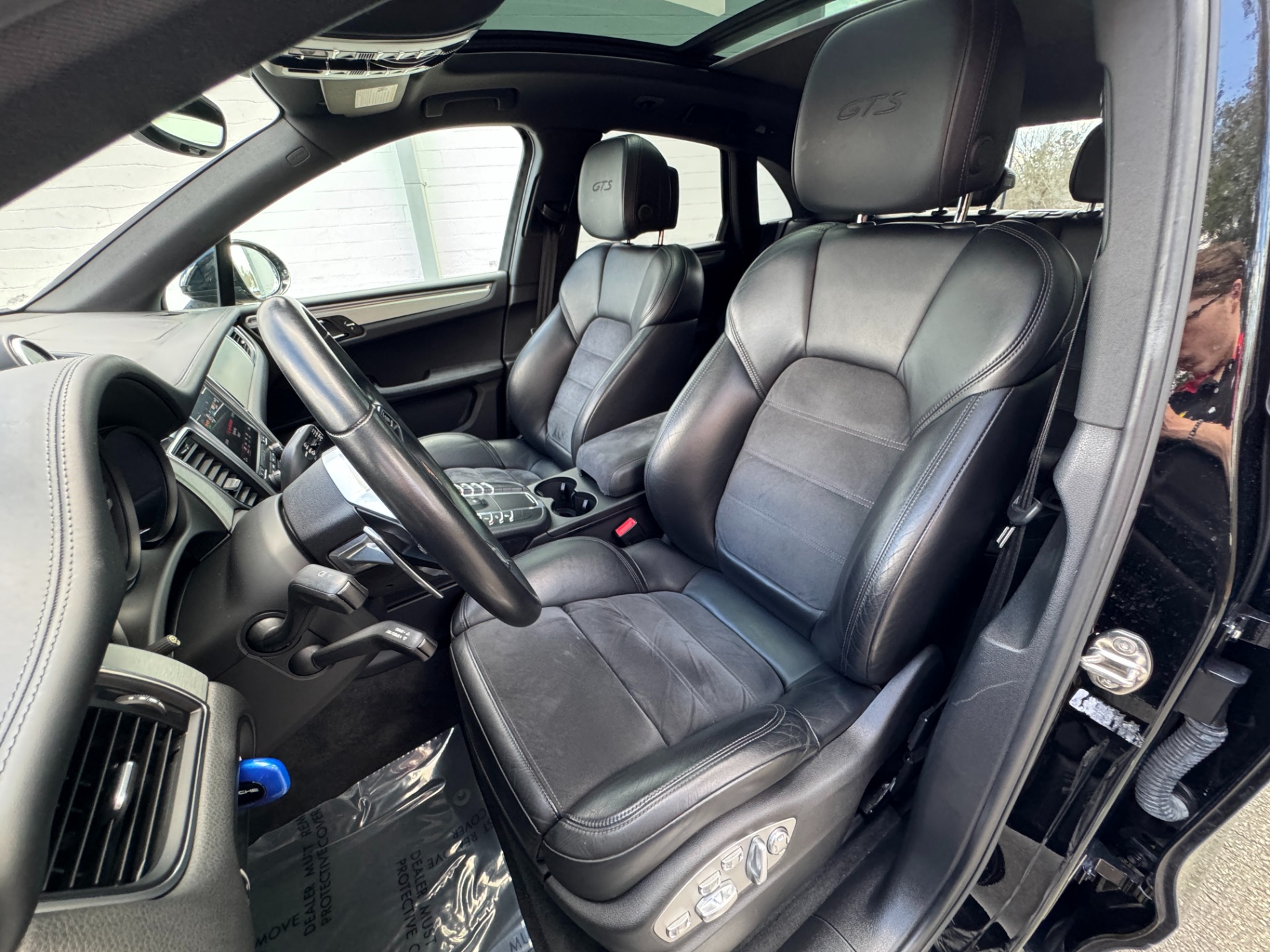 Used 2018 Porsche Macan GTS / 20IN WHEELS / PREMIUM PLUS / BOSE / SPORT SEATS for sale $53,995 at Formula Imports in Charlotte NC 28227 26