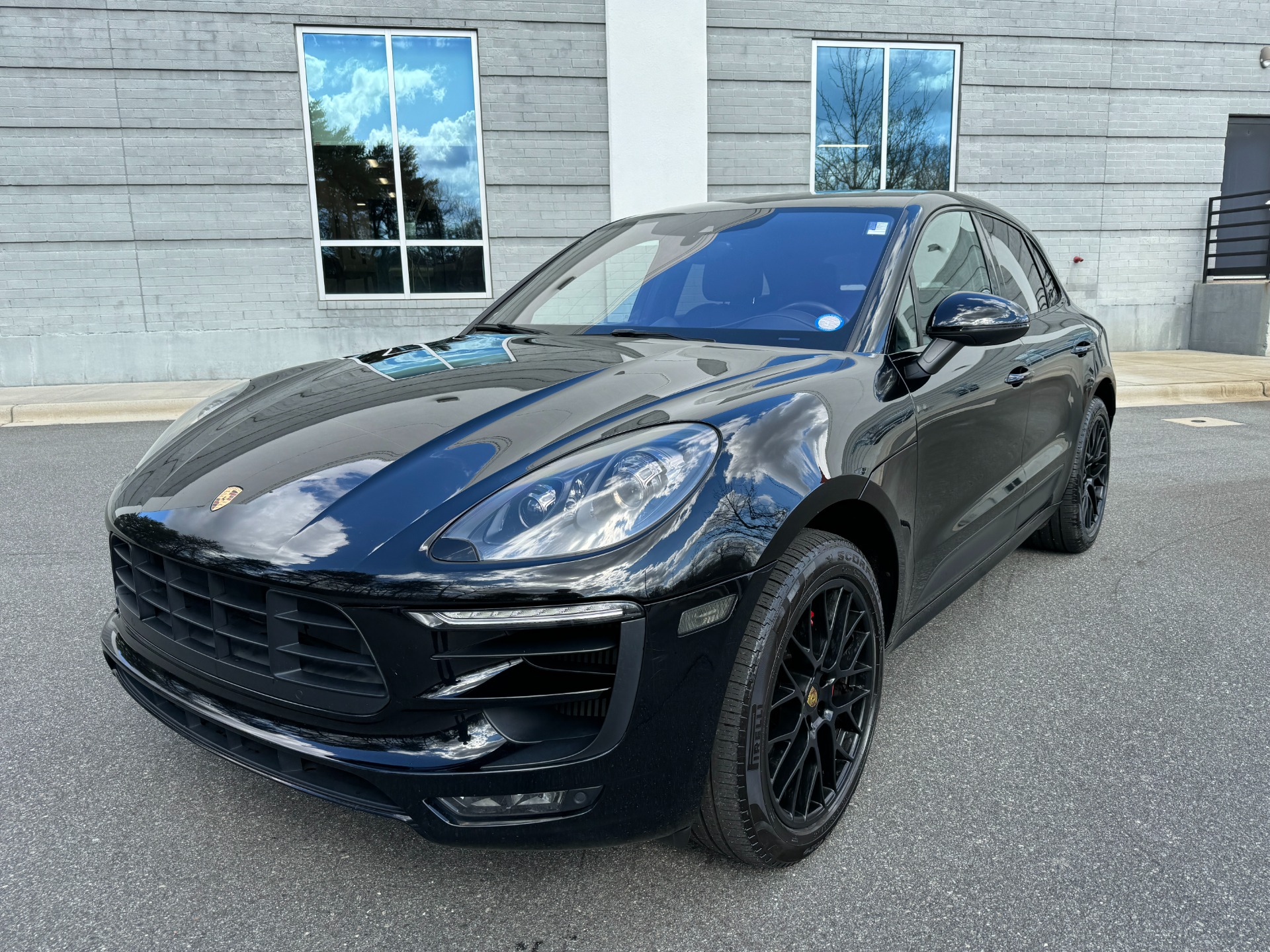 Used 2018 Porsche Macan GTS / 20IN WHEELS / PREMIUM PLUS / BOSE / SPORT SEATS for sale $53,995 at Formula Imports in Charlotte NC 28227 3