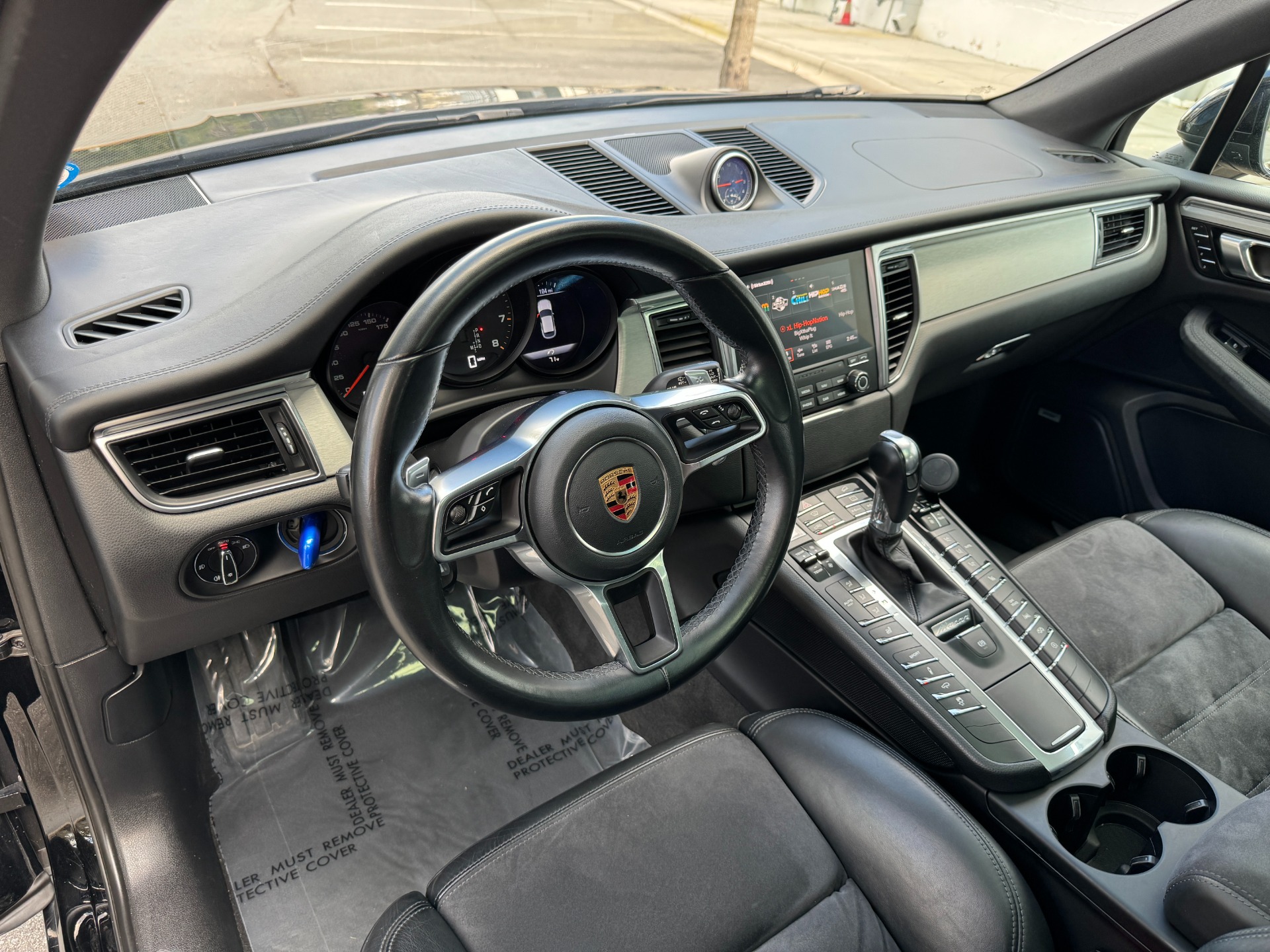 Used 2018 Porsche Macan GTS / 20IN WHEELS / PREMIUM PLUS / BOSE / SPORT SEATS for sale $53,995 at Formula Imports in Charlotte NC 28227 30