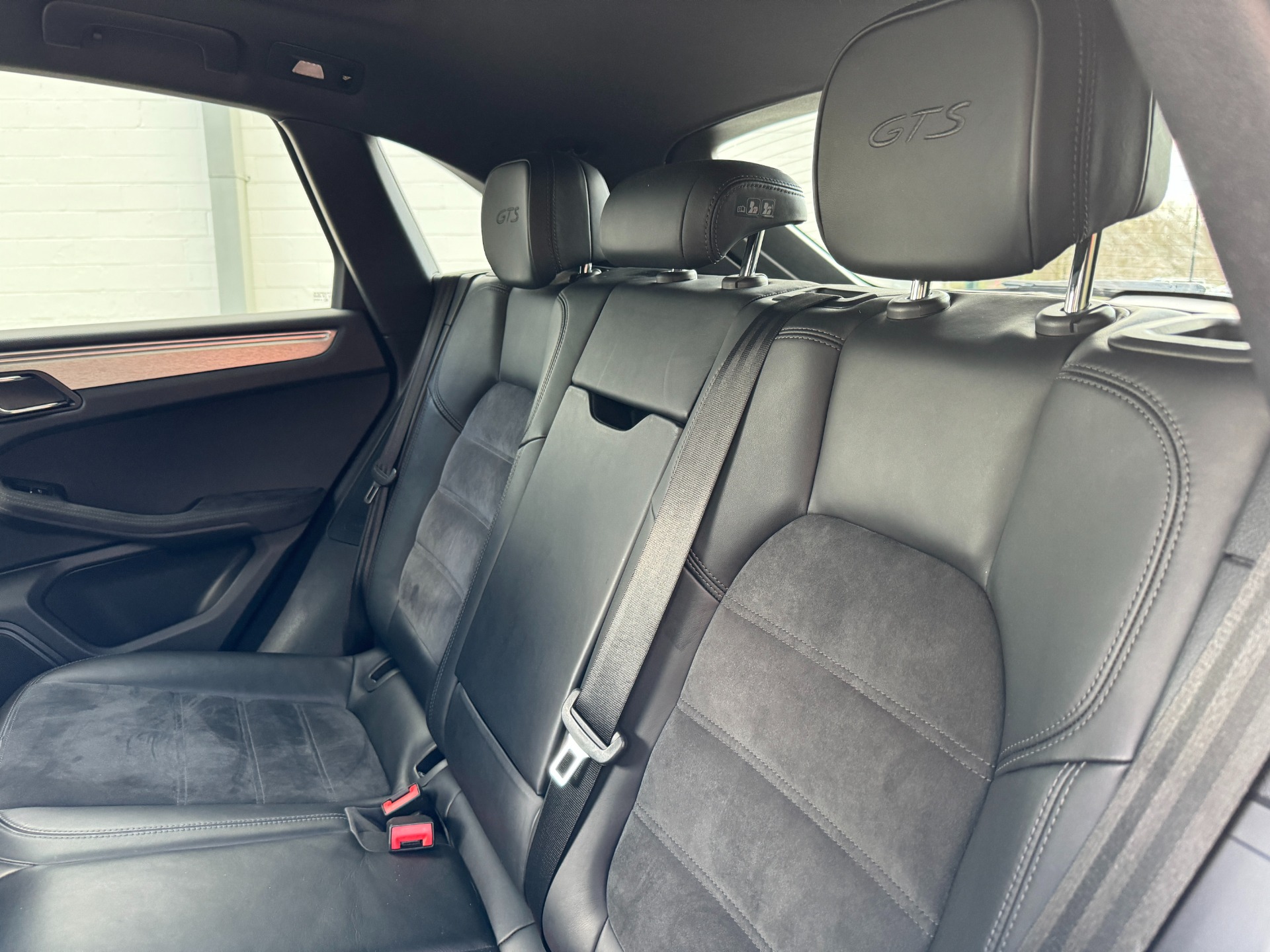 Used 2018 Porsche Macan GTS / 20IN WHEELS / PREMIUM PLUS / BOSE / SPORT SEATS for sale $53,995 at Formula Imports in Charlotte NC 28227 47