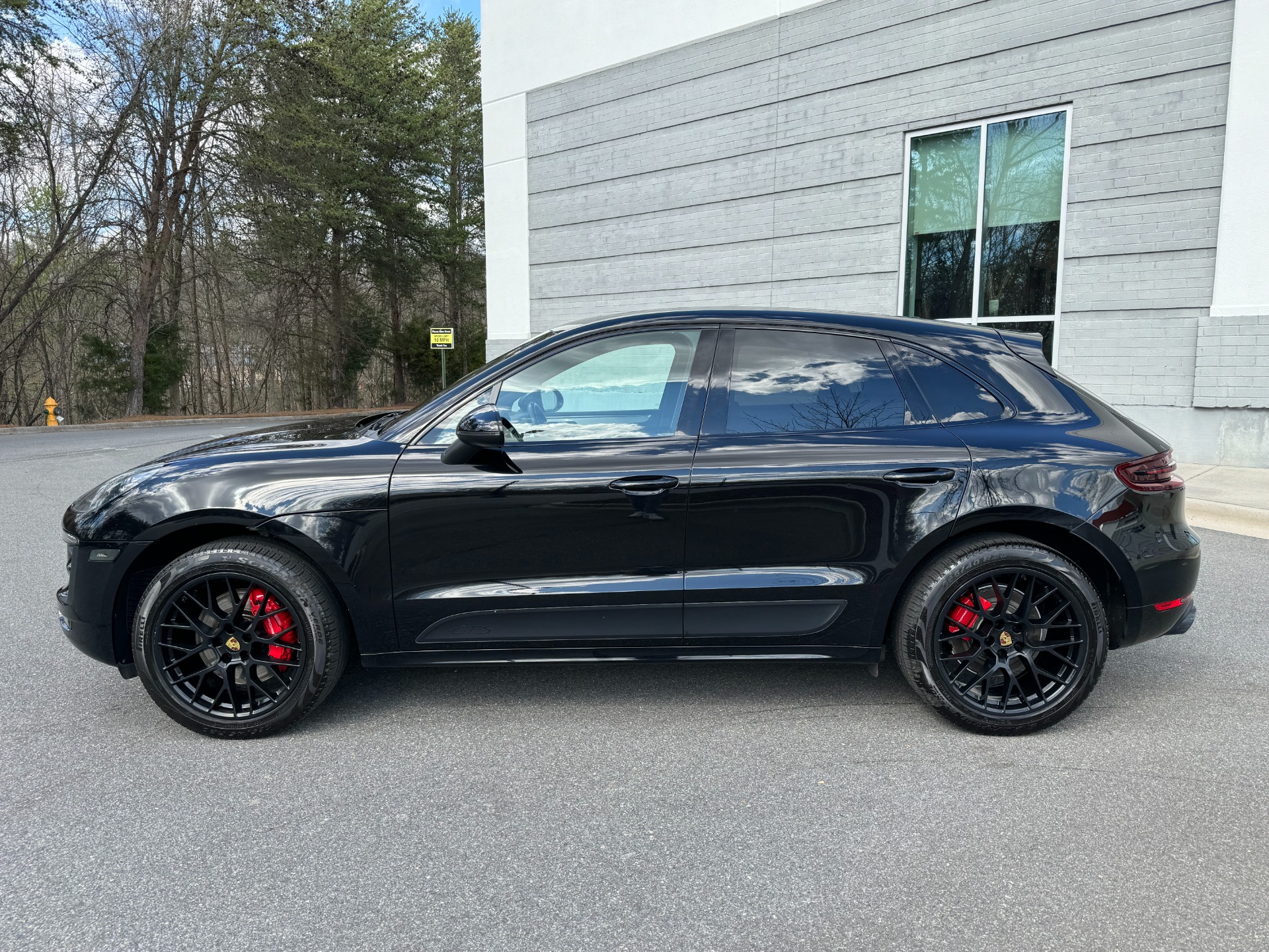 Used 2018 Porsche Macan GTS / 20IN WHEELS / PREMIUM PLUS / BOSE / SPORT SEATS for sale $53,995 at Formula Imports in Charlotte NC 28227 6