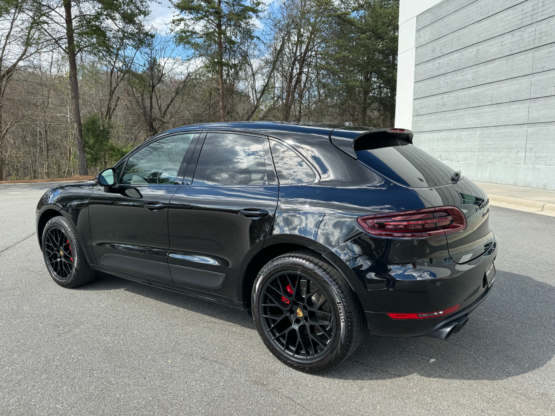 Used 2018 Porsche Macan GTS / 20IN WHEELS / PREMIUM PLUS / BOSE / SPORT SEATS for sale $53,995 at Formula Imports in Charlotte NC 28227 8