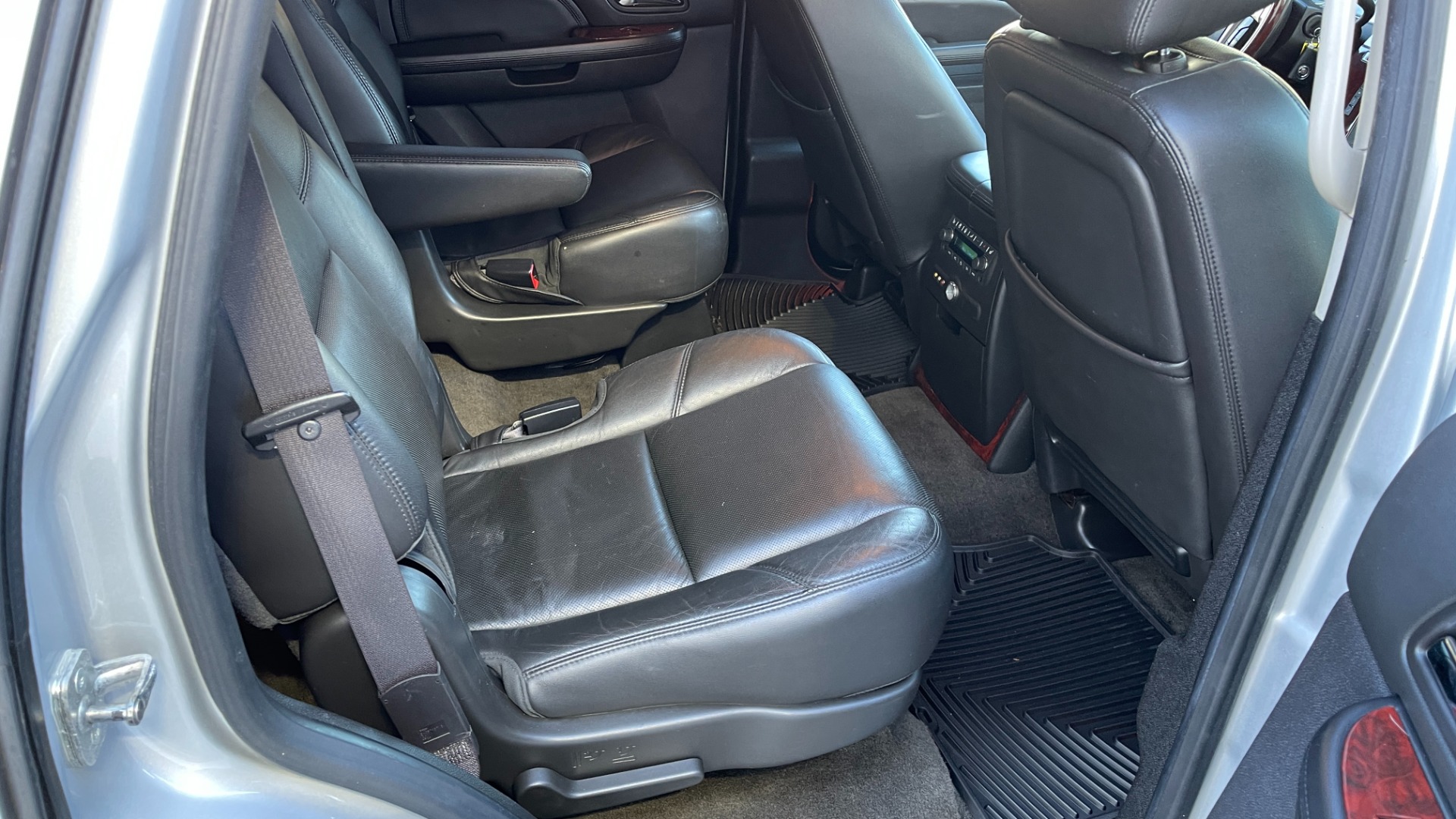 Used 2013 Cadillac Escalade PREMIUM / NAVIGATION / LEATHER / 3 ROW / AWD / LED LIGHTS for sale $25,599 at Formula Imports in Charlotte NC 28227 20