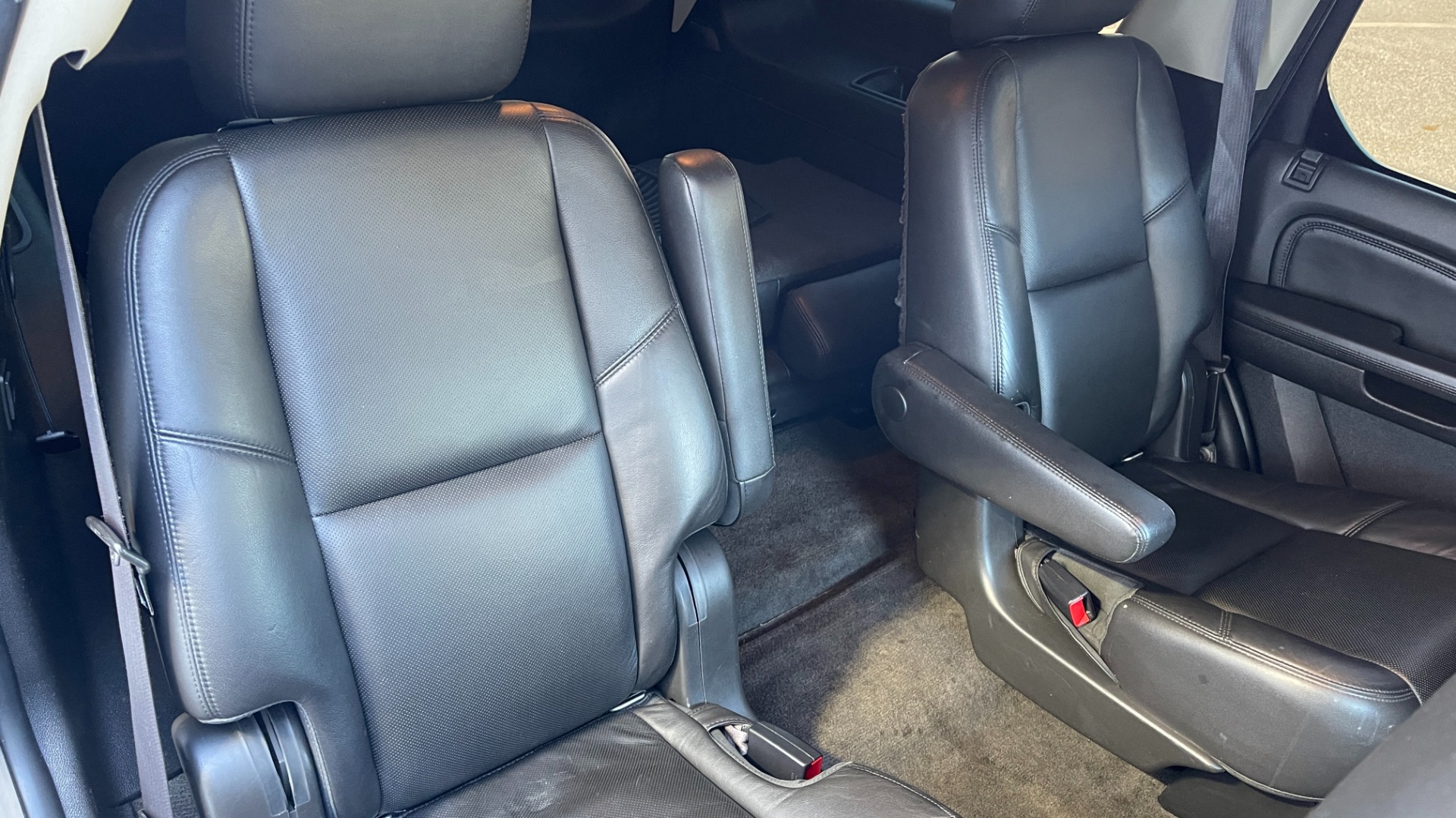 Used 2013 Cadillac Escalade PREMIUM / NAVIGATION / LEATHER / 3 ROW / AWD / LED LIGHTS for sale $25,599 at Formula Imports in Charlotte NC 28227 21