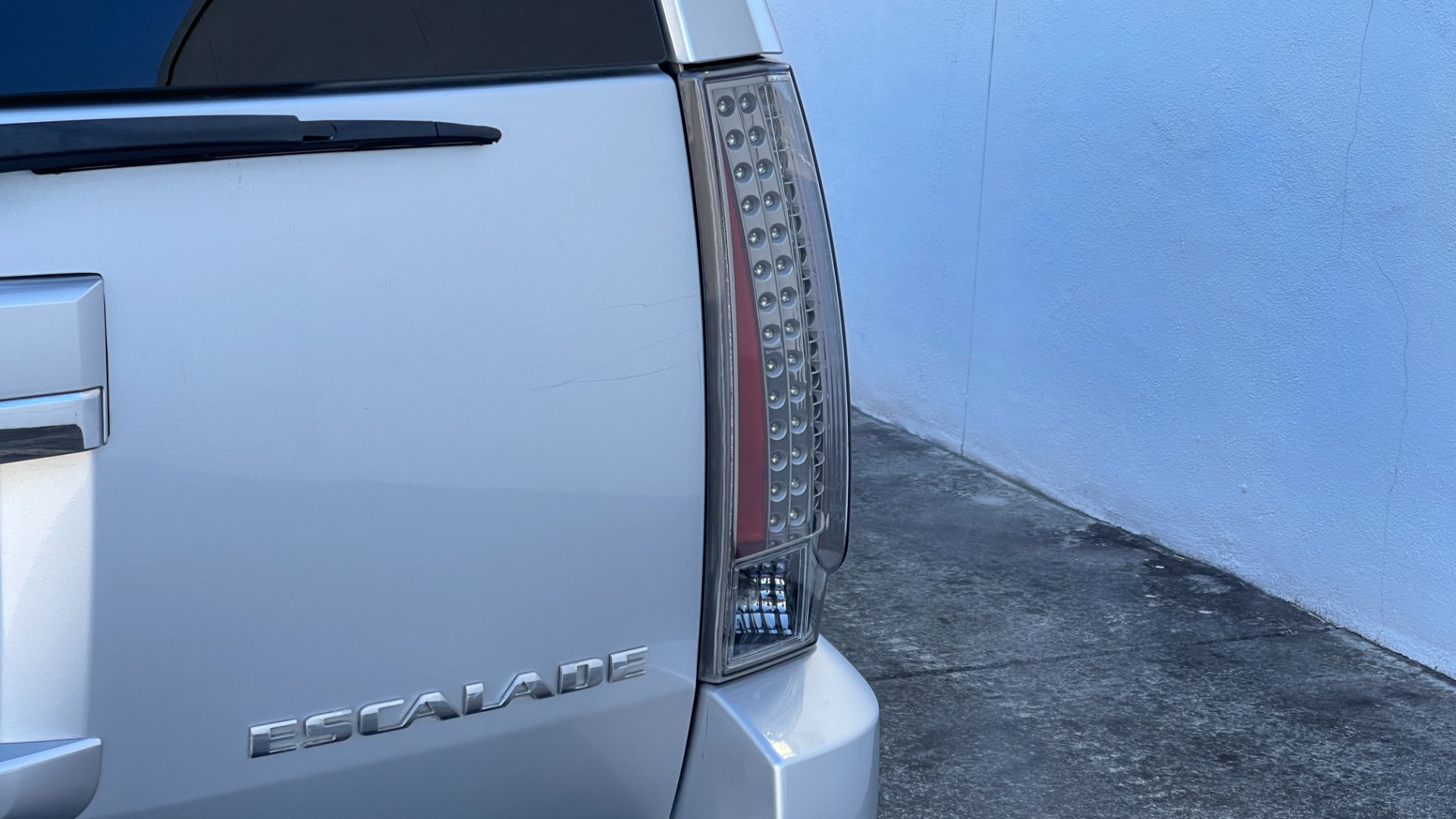 Used 2013 Cadillac Escalade PREMIUM / NAVIGATION / LEATHER / 3 ROW / AWD / LED LIGHTS for sale $25,599 at Formula Imports in Charlotte NC 28227 27