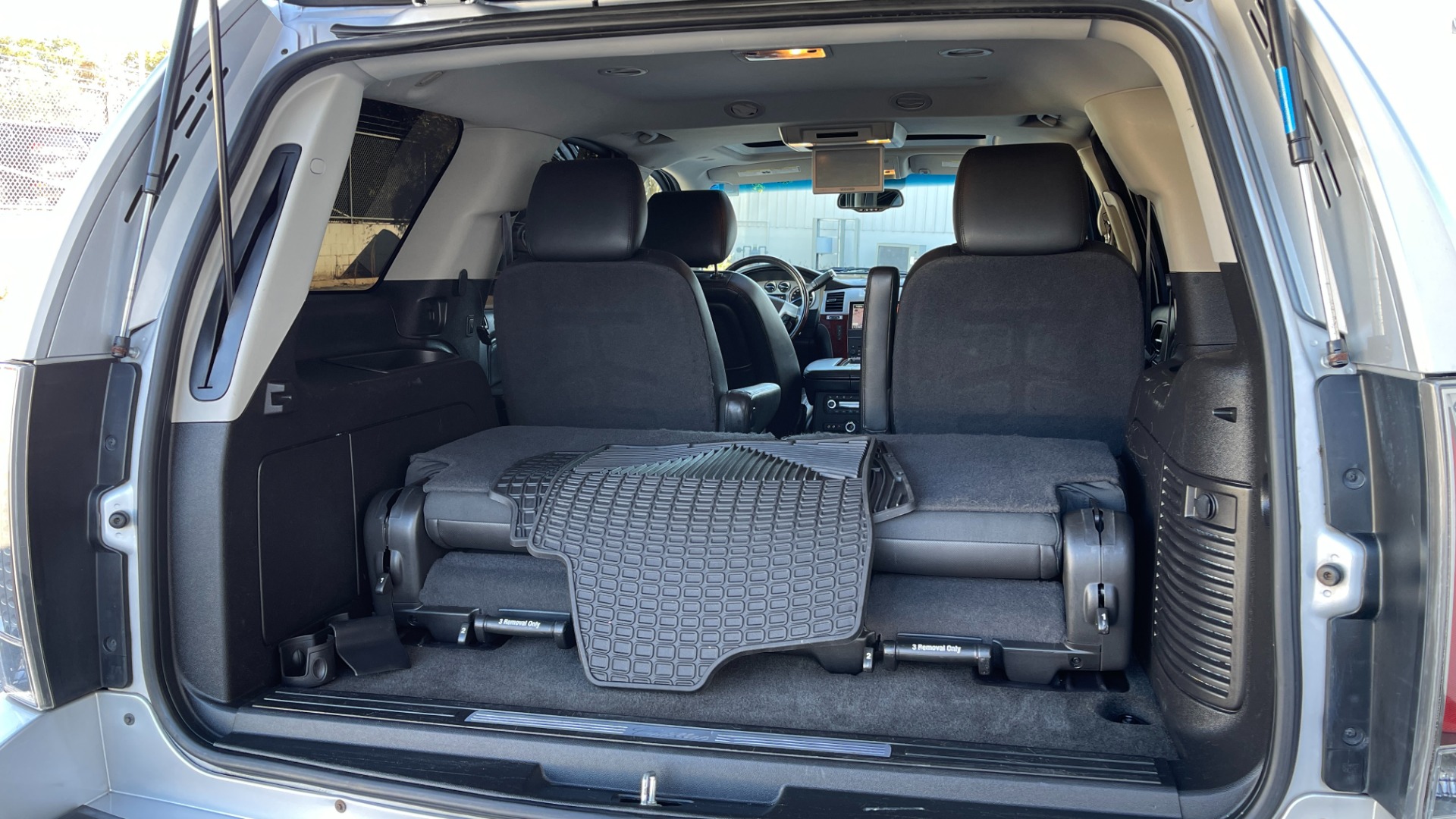 Used 2013 Cadillac Escalade PREMIUM / NAVIGATION / LEATHER / 3 ROW / AWD / LED LIGHTS for sale $25,599 at Formula Imports in Charlotte NC 28227 28
