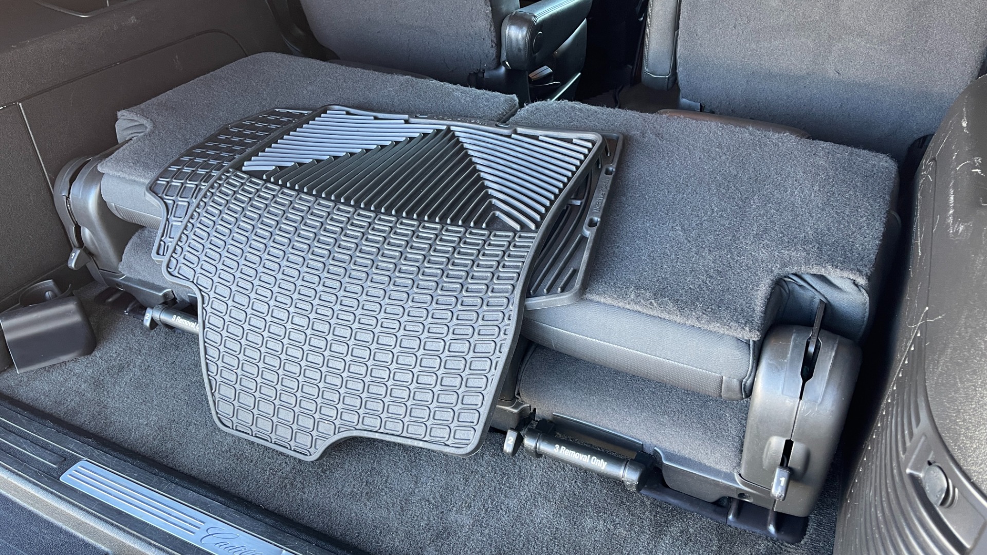 Used 2013 Cadillac Escalade PREMIUM / NAVIGATION / LEATHER / 3 ROW / AWD / LED LIGHTS for sale $25,599 at Formula Imports in Charlotte NC 28227 29