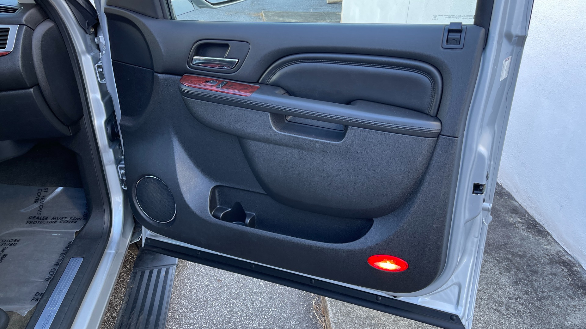 Used 2013 Cadillac Escalade PREMIUM / NAVIGATION / LEATHER / 3 ROW / AWD / LED LIGHTS for sale $25,599 at Formula Imports in Charlotte NC 28227 42
