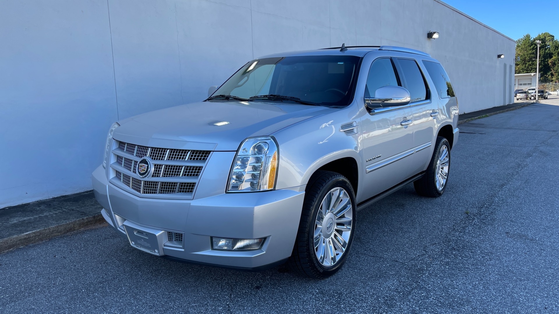 Used 2013 Cadillac Escalade PREMIUM / NAVIGATION / LEATHER / 3 ROW / AWD / LED LIGHTS for sale $25,599 at Formula Imports in Charlotte NC 28227 5
