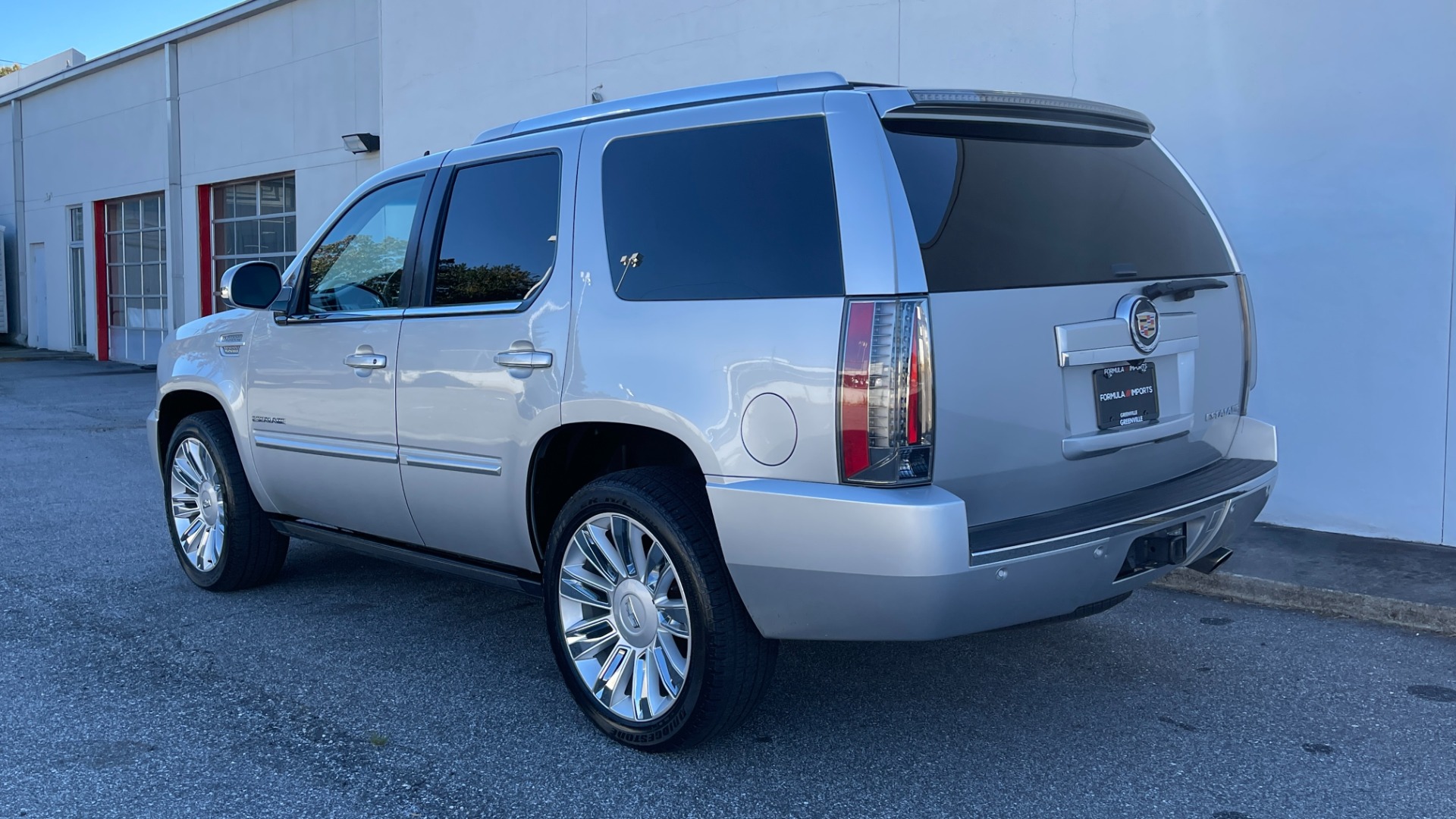 Used 2013 Cadillac Escalade PREMIUM / NAVIGATION / LEATHER / 3 ROW / AWD / LED LIGHTS for sale $25,599 at Formula Imports in Charlotte NC 28227 7