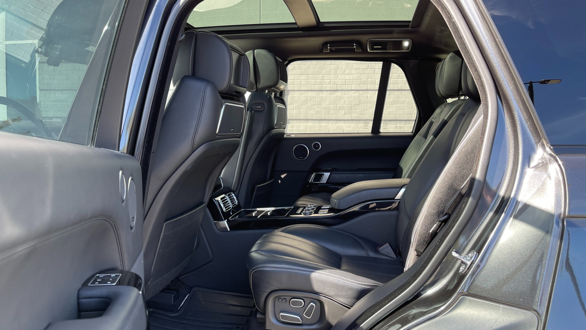 Used 2014 Land Rover Range Rover Supercharged Autobiography / 22IN WHEELS / PREMIUM PAINT / MASSAGE for sale $42,975 at Formula Imports in Charlotte NC 28227 19