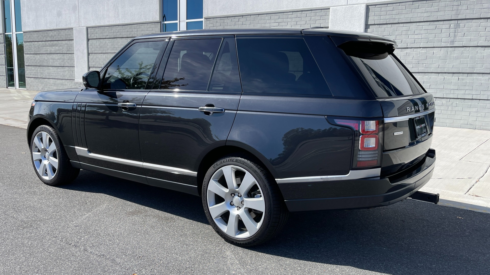 Used 2014 Land Rover Range Rover Supercharged Autobiography / 22IN WHEELS / PREMIUM PAINT / MASSAGE for sale $42,975 at Formula Imports in Charlotte NC 28227 2