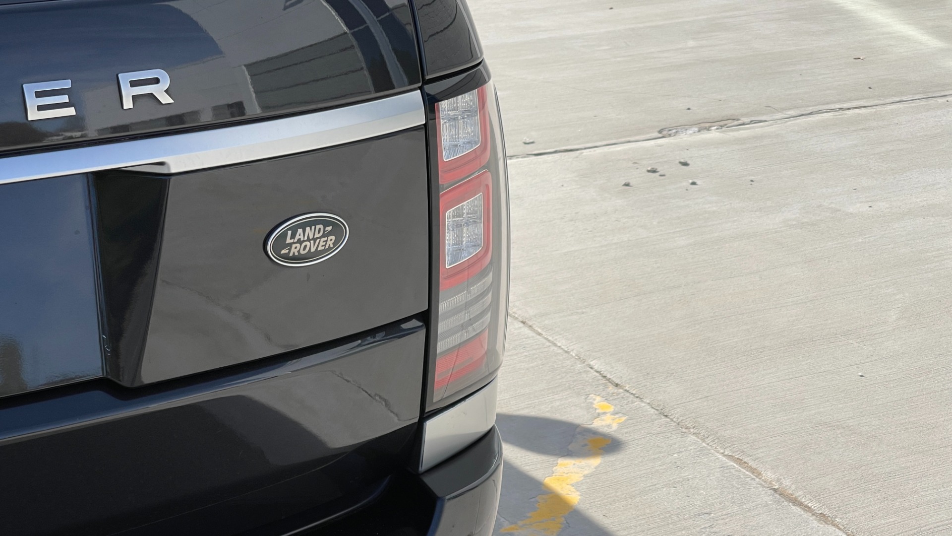 Used 2014 Land Rover Range Rover Supercharged Autobiography / 22IN WHEELS / PREMIUM PAINT / MASSAGE for sale $42,975 at Formula Imports in Charlotte NC 28227 31