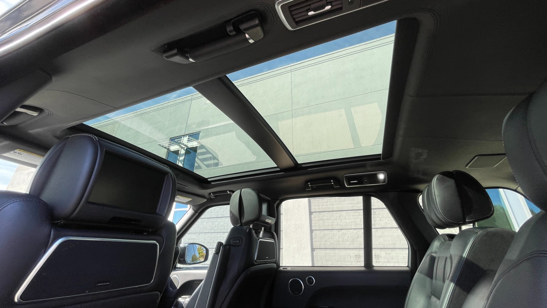 Used 2014 Land Rover Range Rover Supercharged Autobiography / 22IN WHEELS / PREMIUM PAINT / MASSAGE for sale $42,975 at Formula Imports in Charlotte NC 28227 40