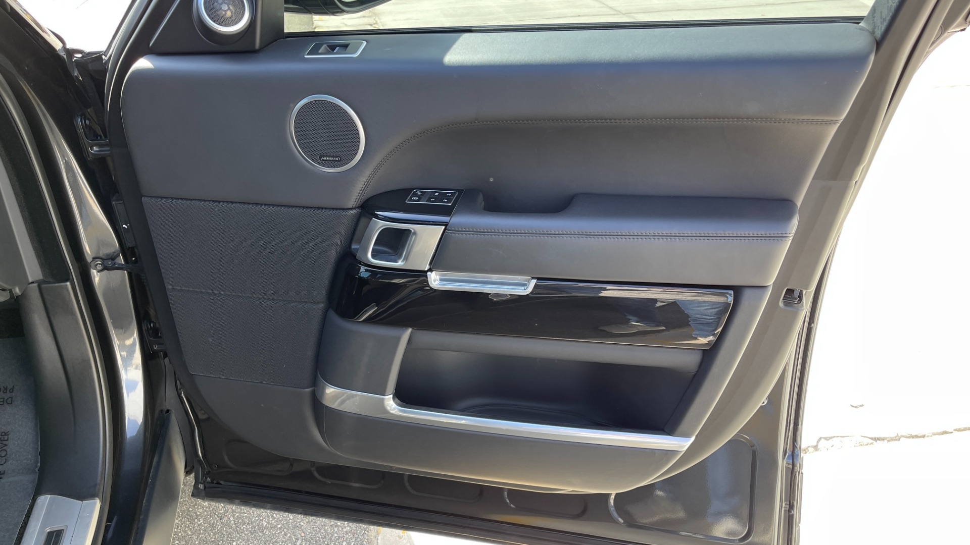 Used 2014 Land Rover Range Rover Supercharged Autobiography / 22IN WHEELS / PREMIUM PAINT / MASSAGE for sale $42,975 at Formula Imports in Charlotte NC 28227 45