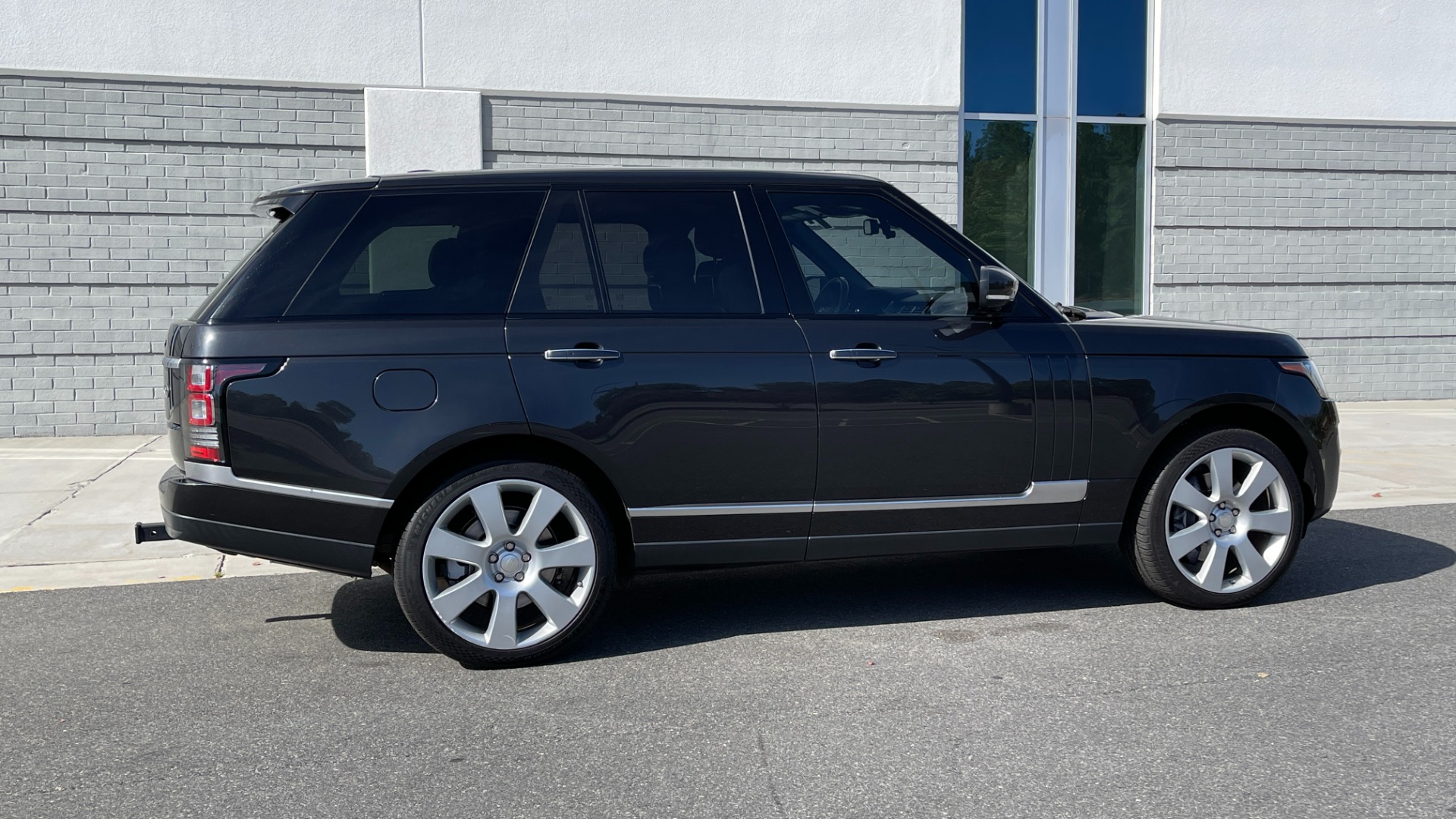 Used 2014 Land Rover Range Rover Supercharged Autobiography / 22IN WHEELS / PREMIUM PAINT / MASSAGE for sale $37,999 at Formula Imports in Charlotte NC 28227 8