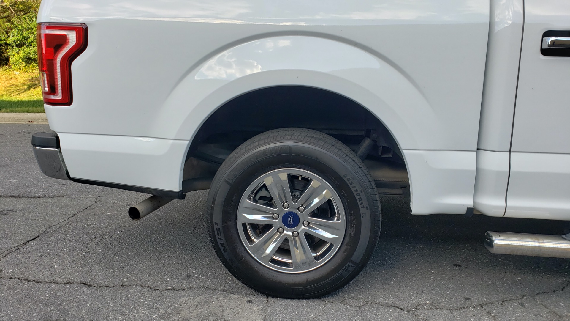 Used 2017 Ford F-150 XLT 4x2 SUPERCREW / V6 / AUTO / 145 WB / 5.6 BED for sale Sold at Formula Imports in Charlotte NC 28227 14