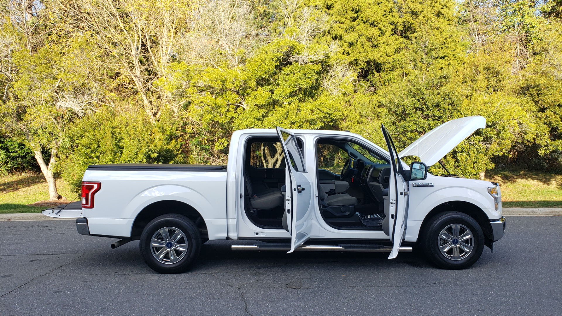 Used 2017 Ford F-150 XLT 4x2 SUPERCREW / V6 / AUTO / 145 WB / 5.6 BED for sale Sold at Formula Imports in Charlotte NC 28227 16