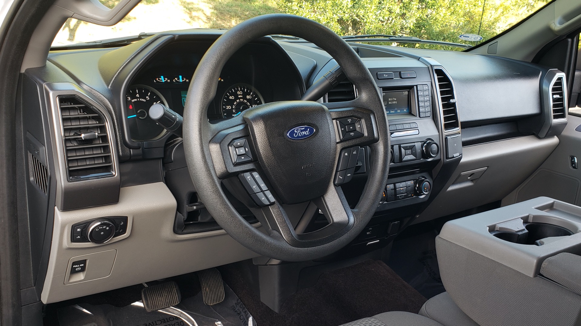 Used 2017 Ford F-150 XLT 4x2 SUPERCREW / V6 / AUTO / 145 WB / 5.6 BED for sale Sold at Formula Imports in Charlotte NC 28227 41