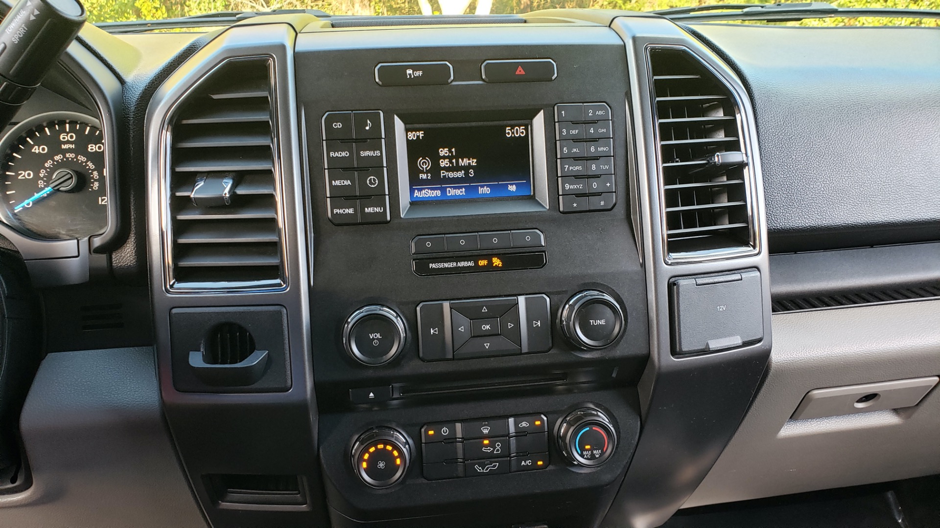 Used 2017 Ford F-150 XLT 4x2 SUPERCREW / V6 / AUTO / 145 WB / 5.6 BED for sale Sold at Formula Imports in Charlotte NC 28227 45