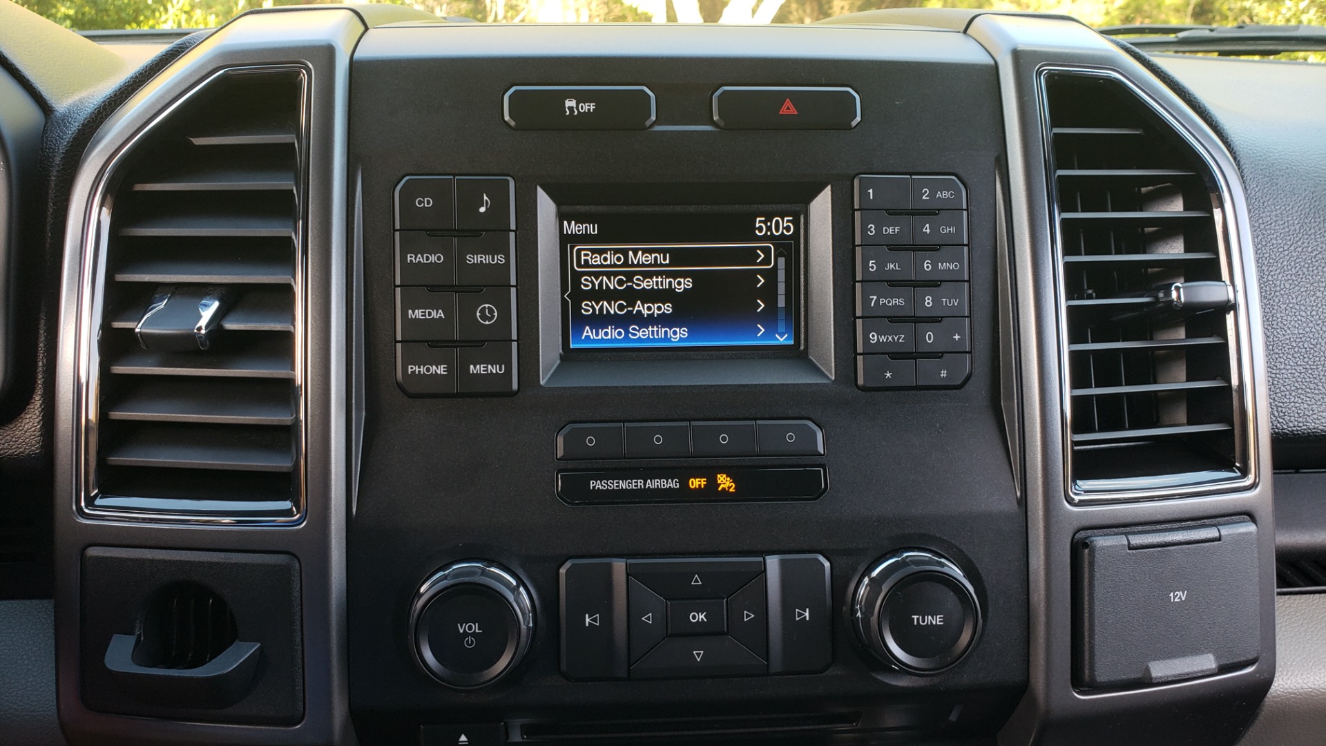 Used 2017 Ford F-150 XLT 4x2 SUPERCREW / V6 / AUTO / 145 WB / 5.6 BED for sale Sold at Formula Imports in Charlotte NC 28227 47